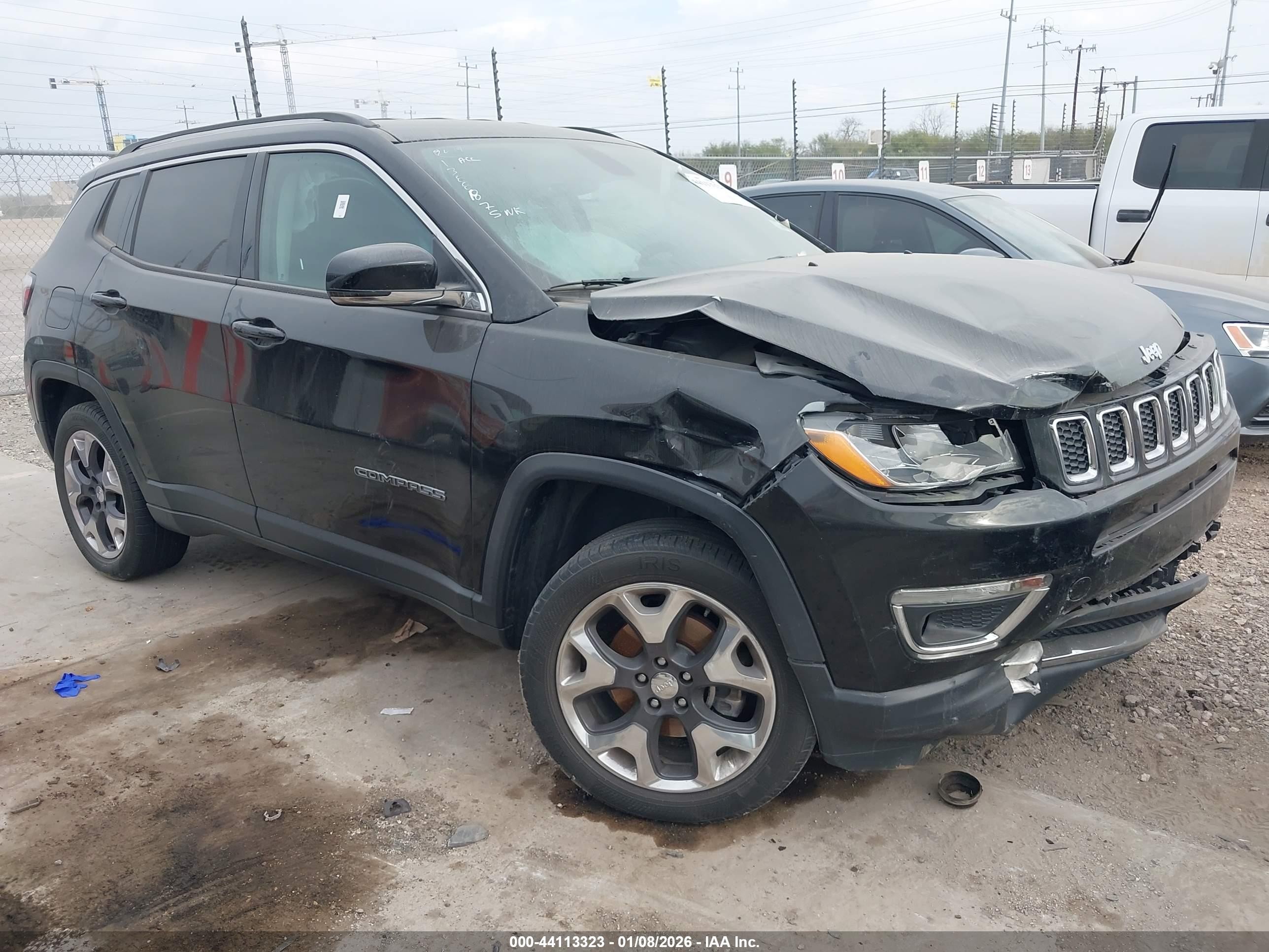 2019 Jeep Compass Limited, VIN 3C4NJDCB2KT766857 — Перед