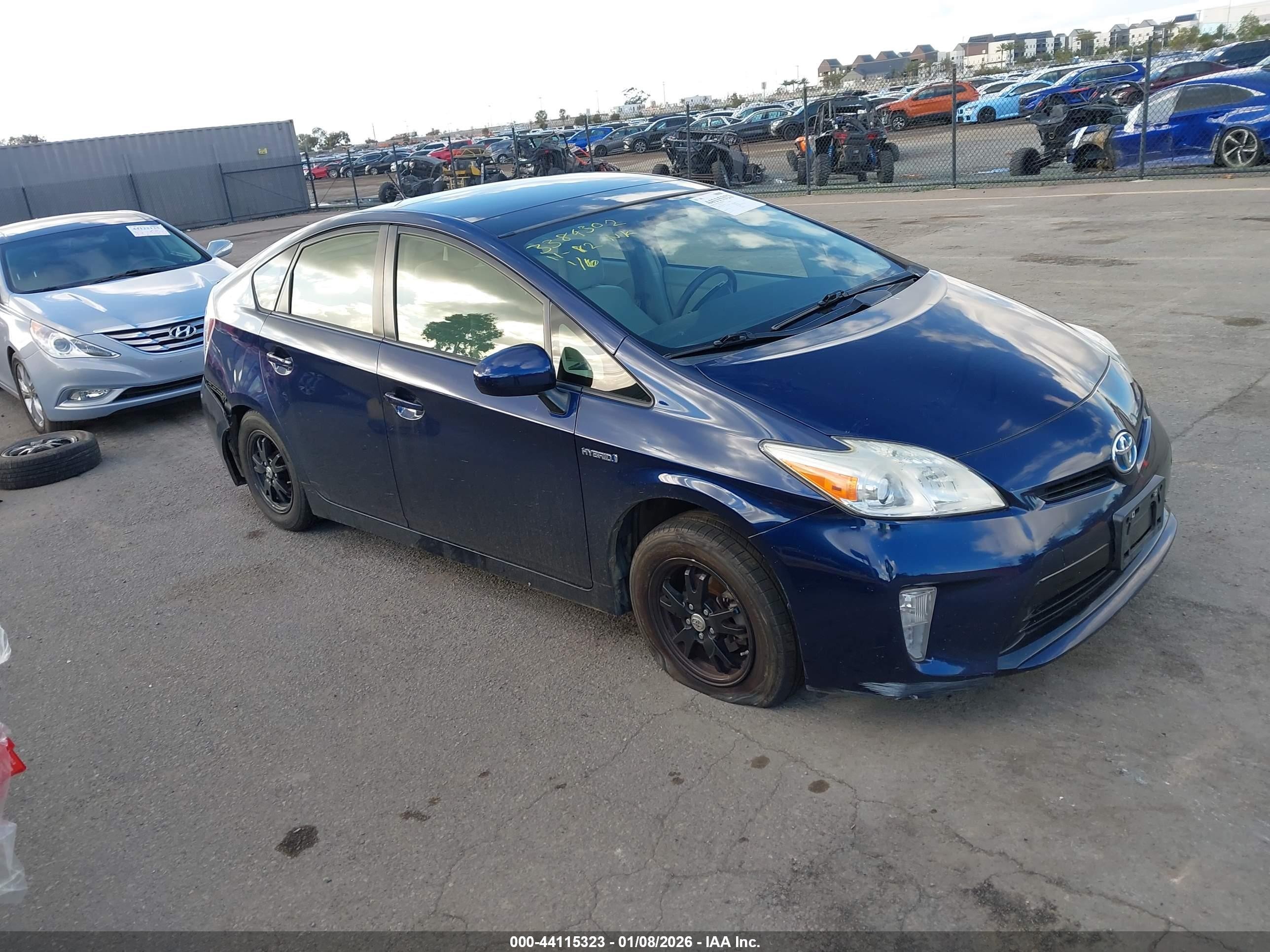 2012 Toyota Prius Three, VIN JTDKN3DU0C1606146 — Side