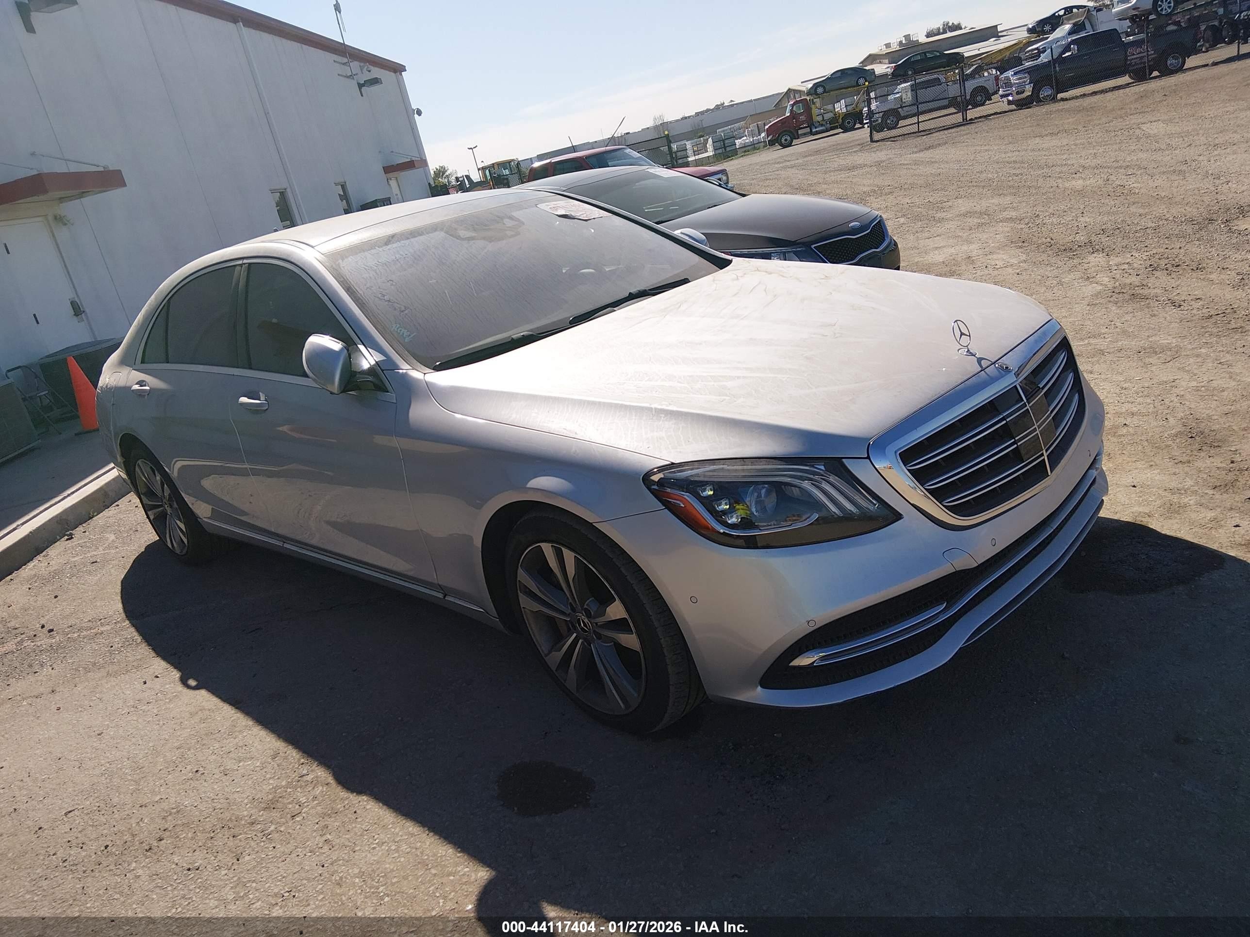 2019 Mercedes-Benz S 560, VIN WDDUG8DB1KA453733 — Rear end
