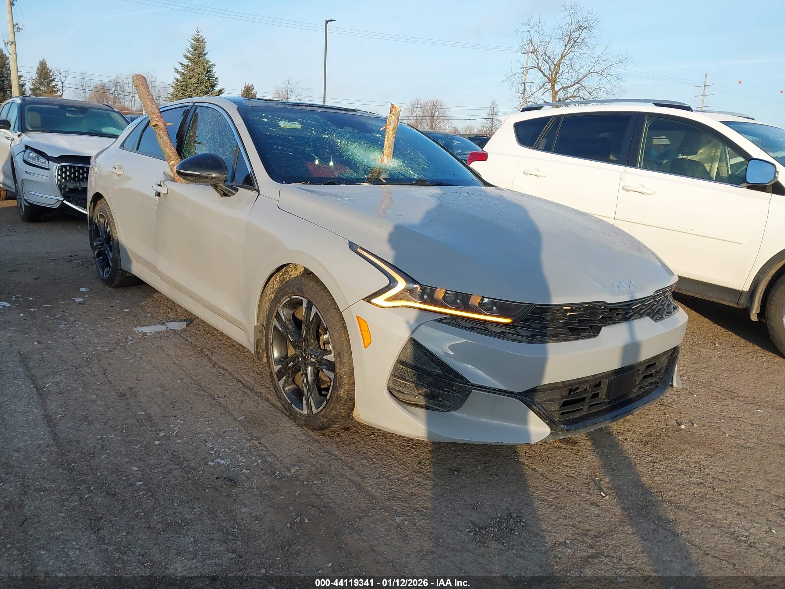 2022 Kia K5 GT-Line, VIN 5XXG64J22NG105049 — Roof