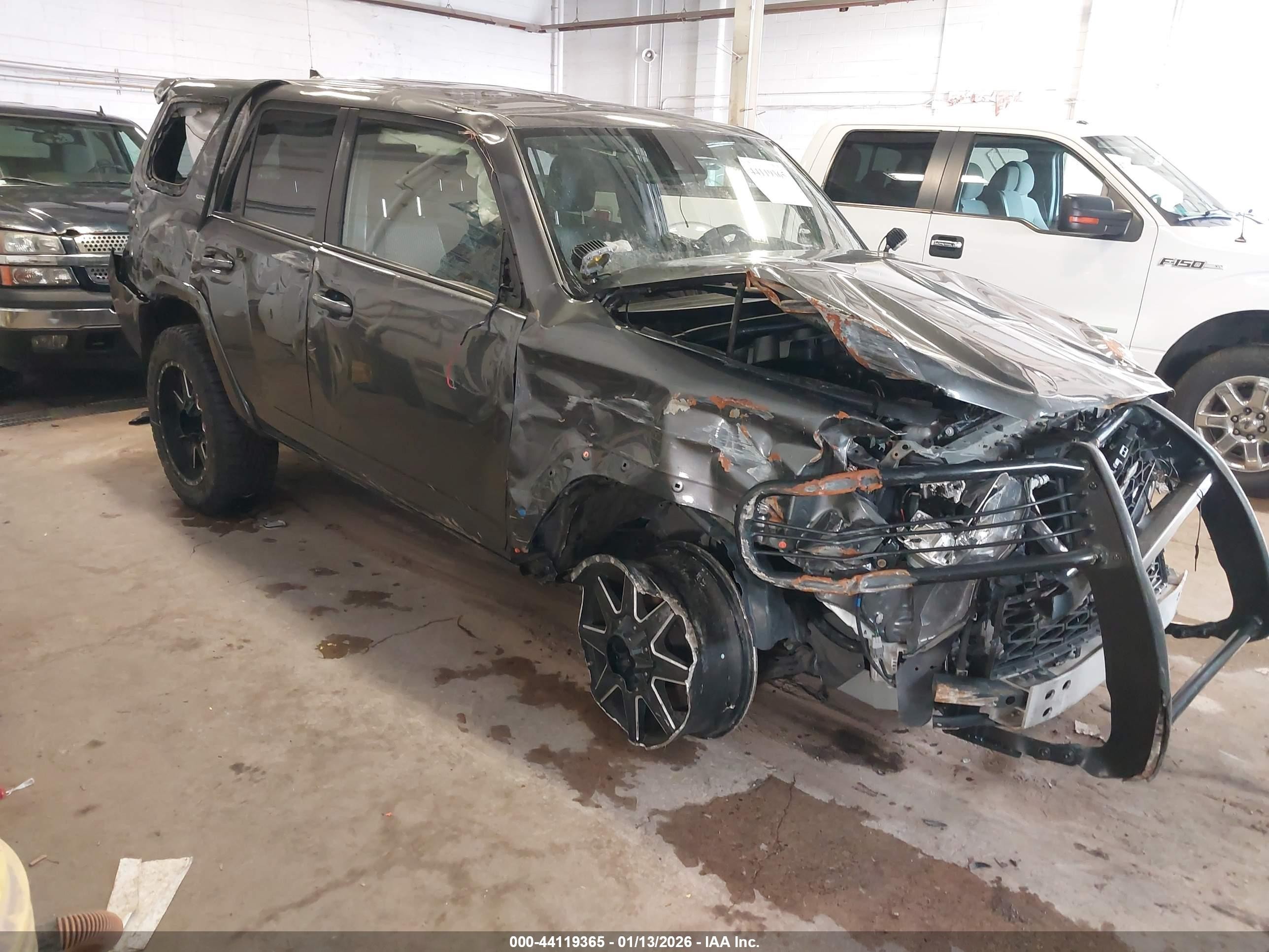 2021 Toyota 4Runner SR5, VIN JTEMU5JR0M5868908 — Rollover