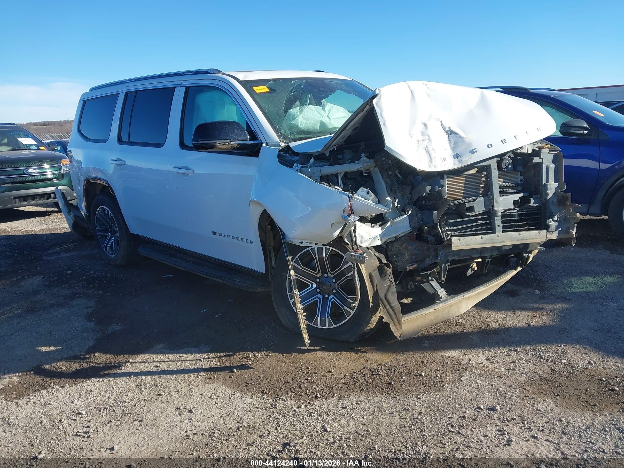 2024 Jeep Wagoneer, VIN 1C4SJVAP9RS179137 — Перед