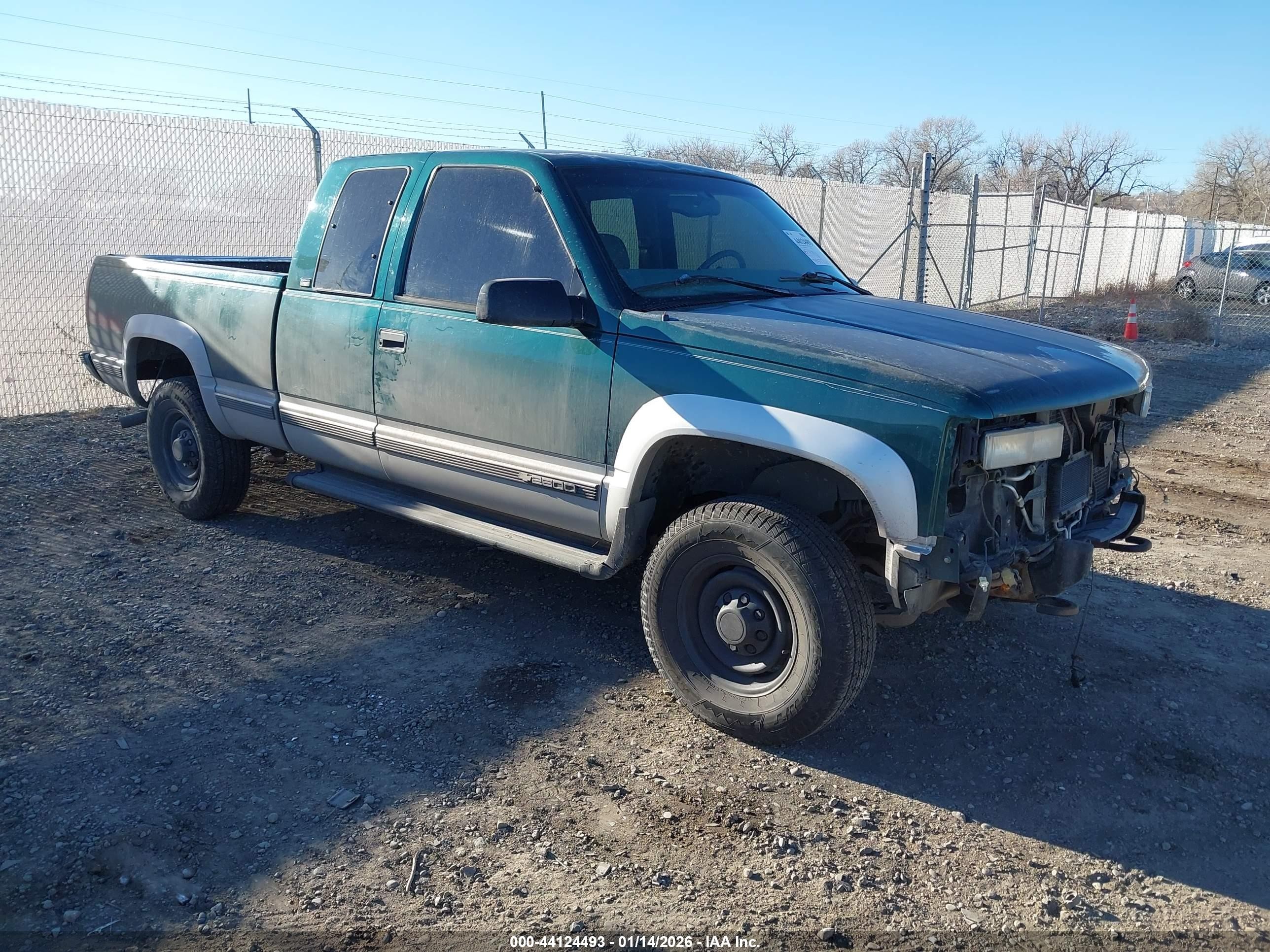 1997 Chevrolet Silverado 2500, VIN 1GCGK29R7VE106574 — Перед