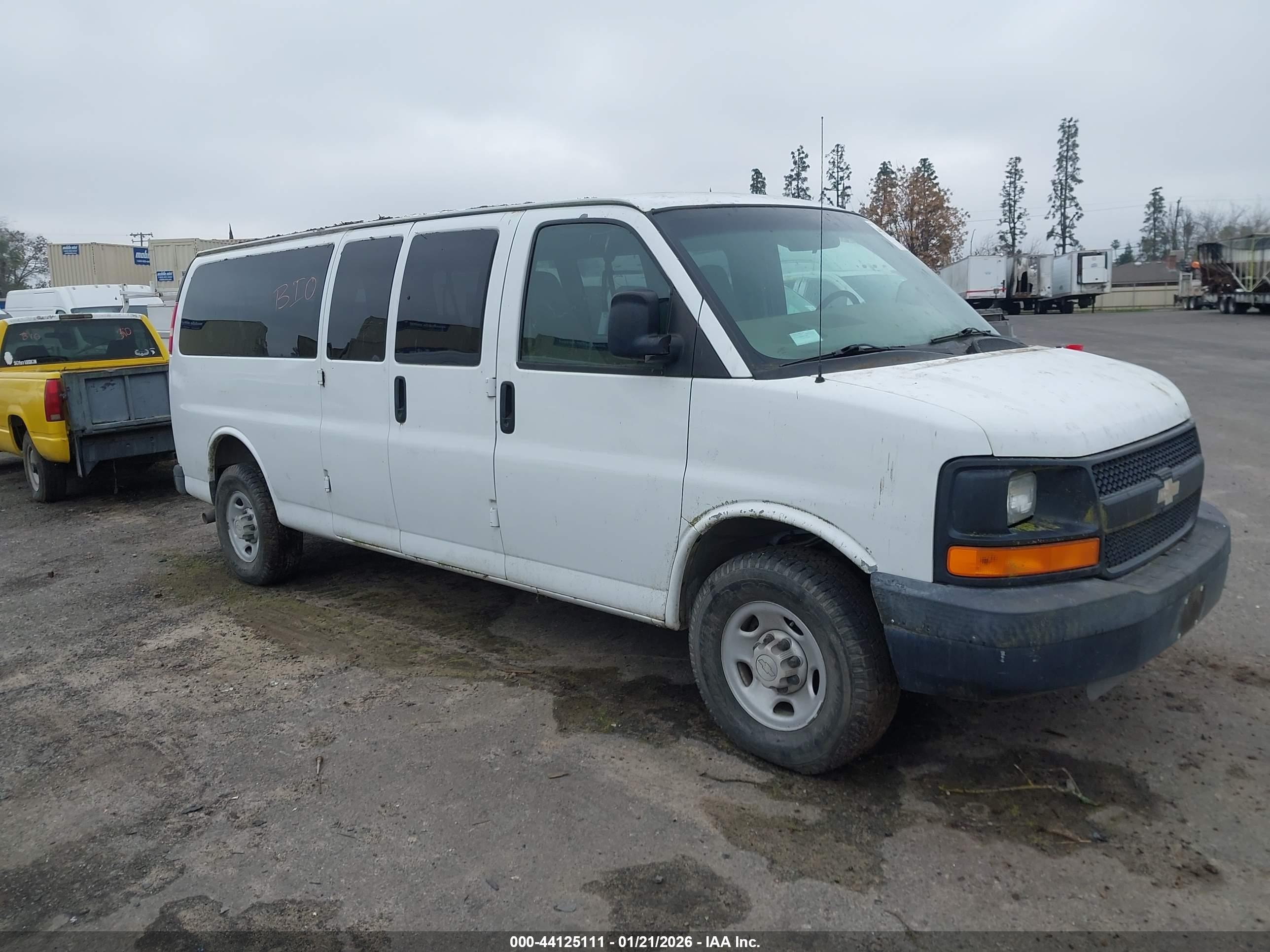 2007 Chevrolet Express Passenger, VIN 1GAHG39U171133952 — Biohazard / chemical