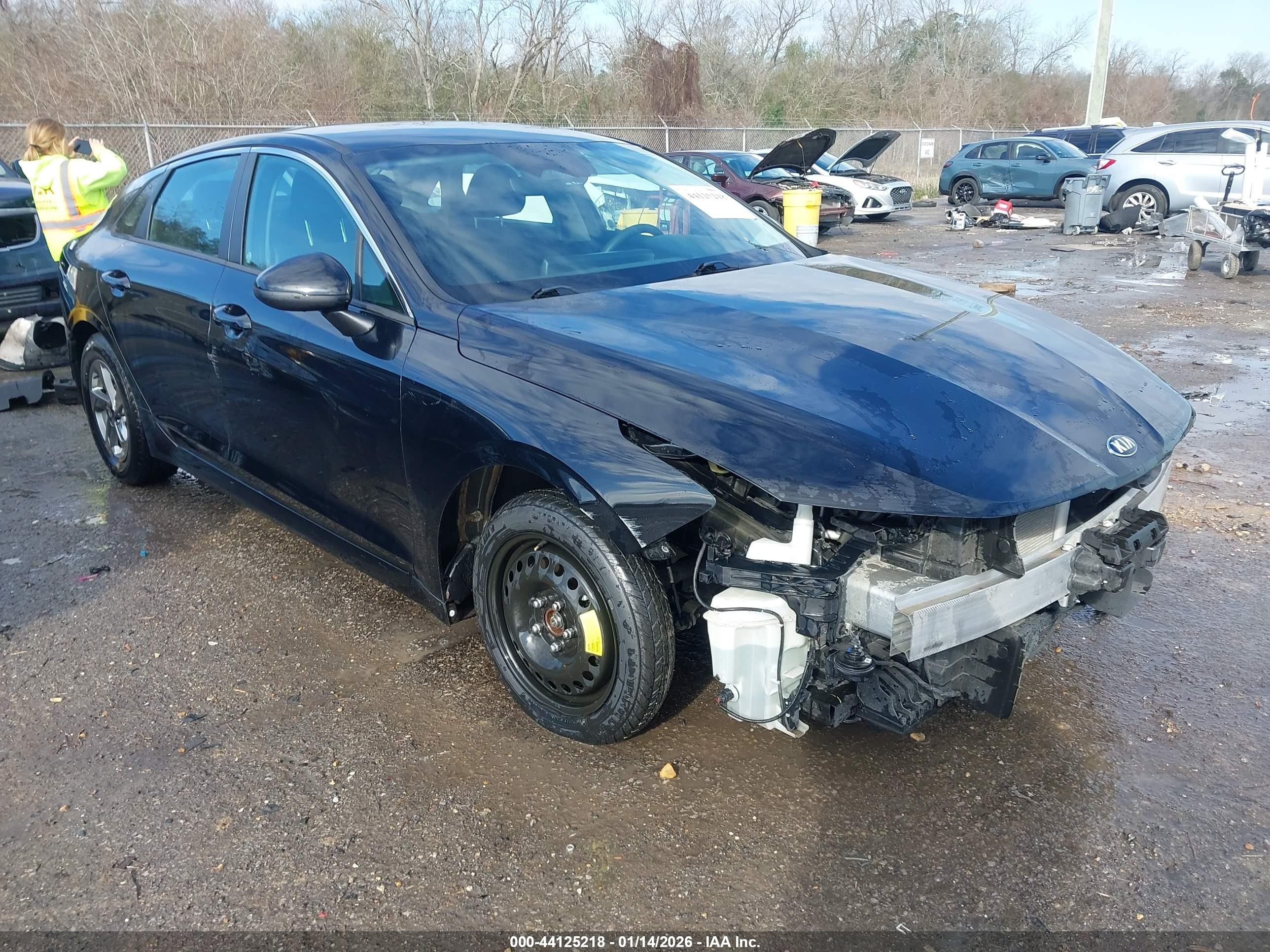 2021 Kia K5 LXS, VIN 5XXG14J24MG048267 — Front end
