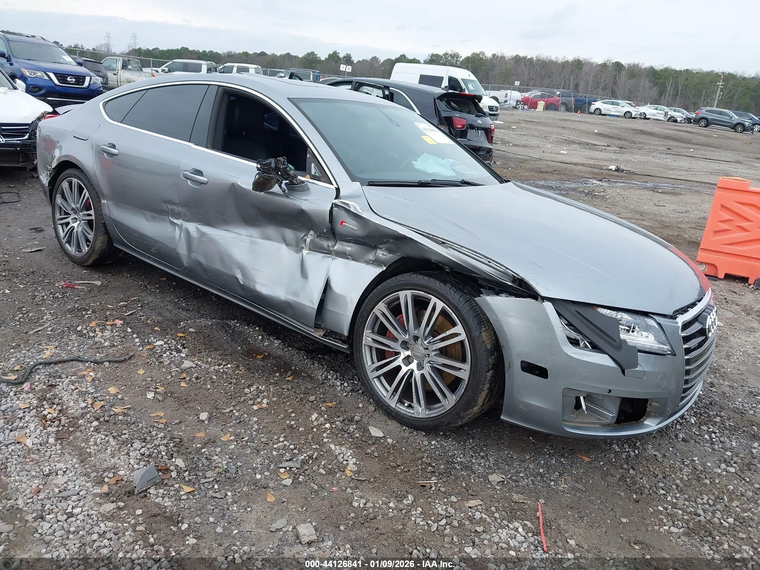 2014 Audi A7 Premium Plus, VIN WAUWGAFC6EN098729 — Side