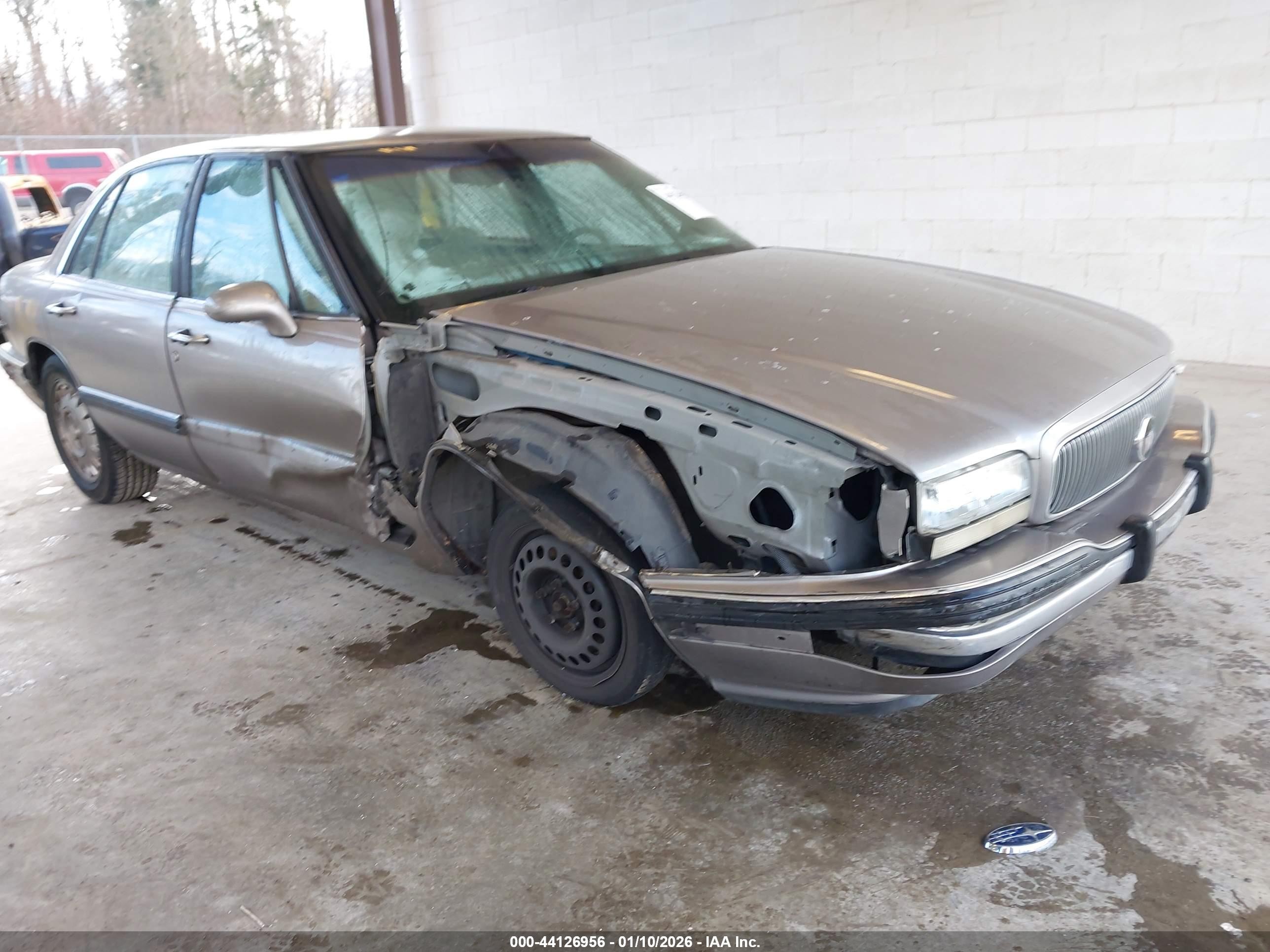 1996 Buick LeSabre Custom, VIN 1G4HP52K5TH419814 — Front end