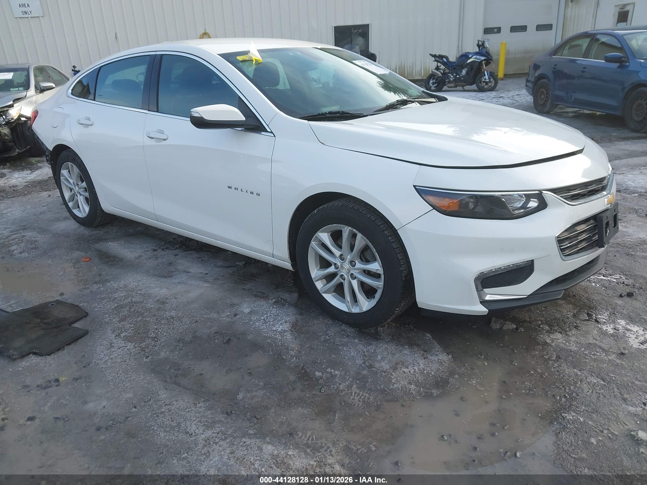2018 Chevrolet Malibu LT, VIN 1G1ZD5ST8JF201779 — Rear end