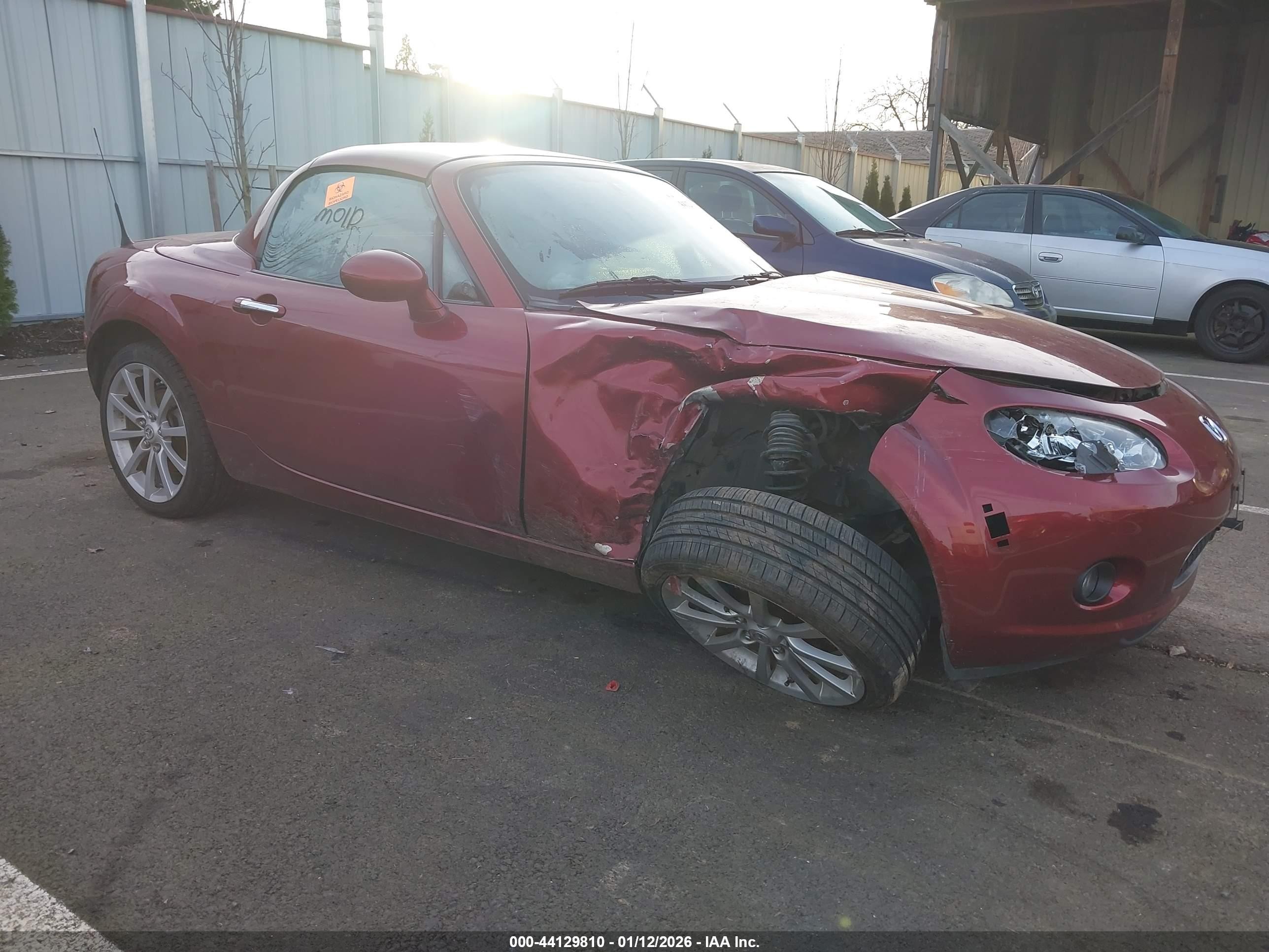 2008 Mazda MX-5 Miata Grand Touring, VIN JM1NC26F280156315 — Front end