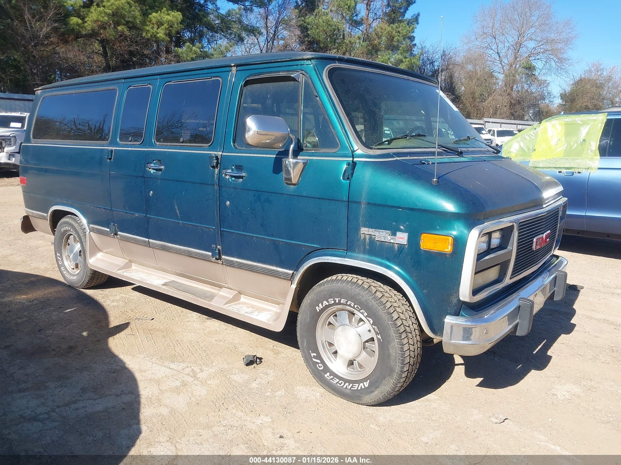 1994 GMC Rally, VIN 1GKEG25K9RF523412 — Rear end