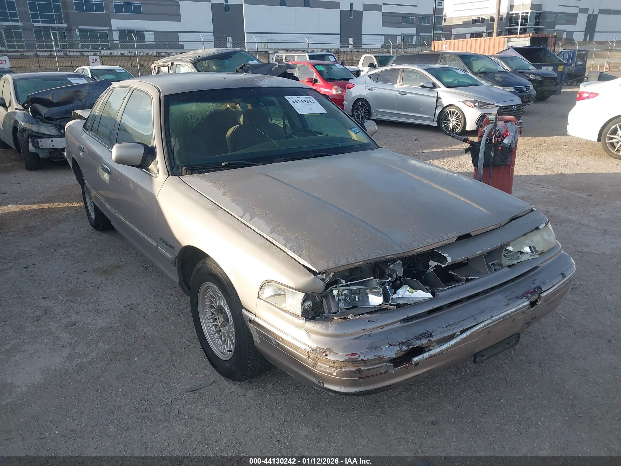 1995 Ford Crown Victoria LX, VIN 2FALP74WXSX190674 — All over