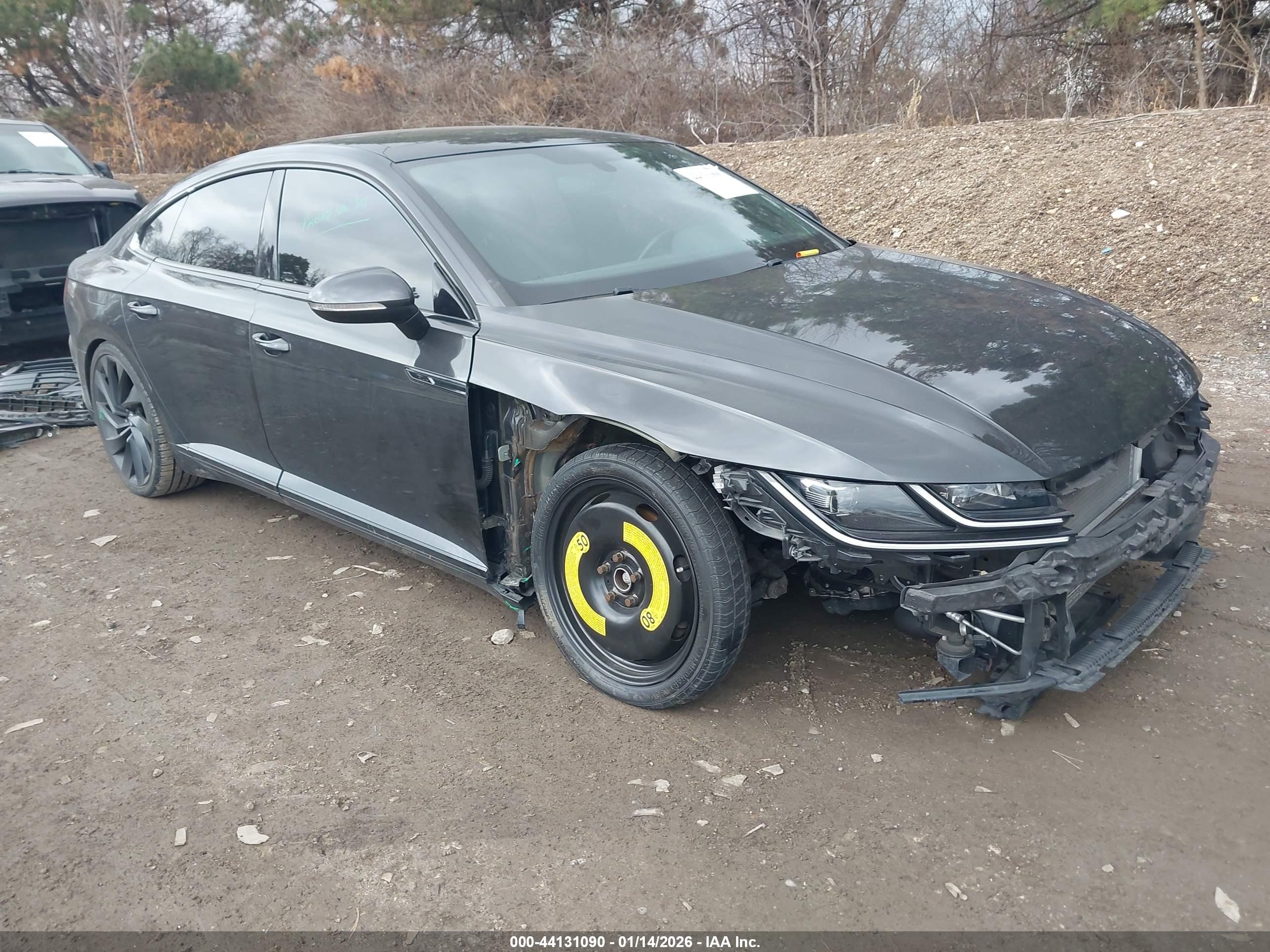 2020 Volkswagen Arteon SEL R-Line, VIN WVWHR7AN7LE015968 — Front end