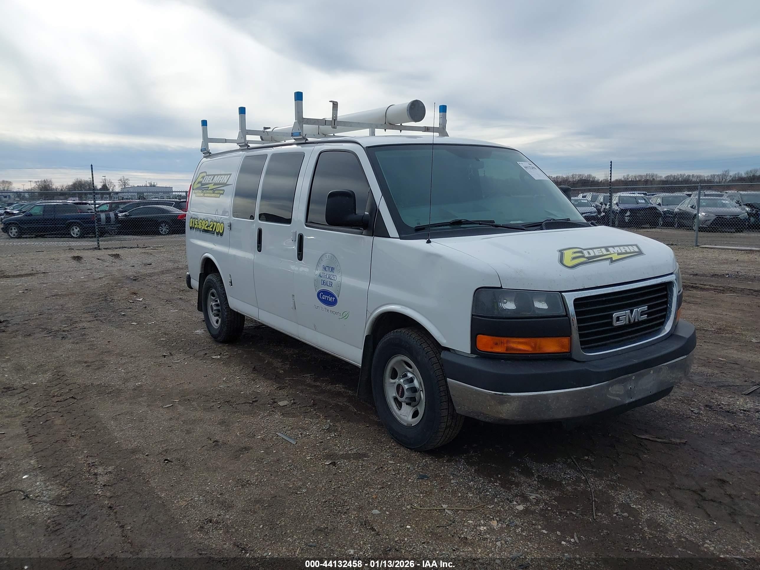 2016 GMC Savana Cargo, VIN 1GTW7AFF5G1904695 — Front end