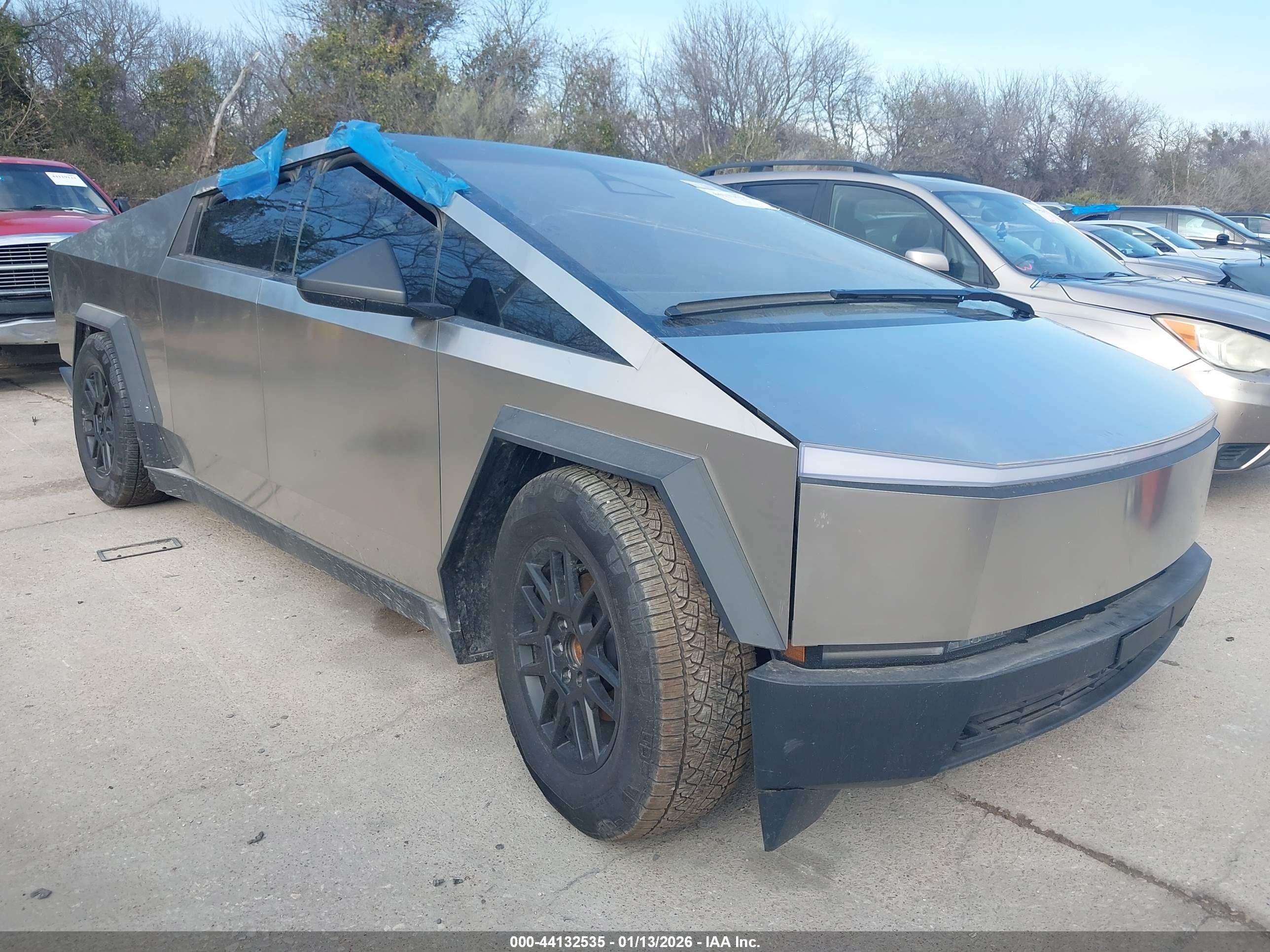 2025 Tesla Cybertruck, VIN 7G2CEHED2SA066444 — Rear end