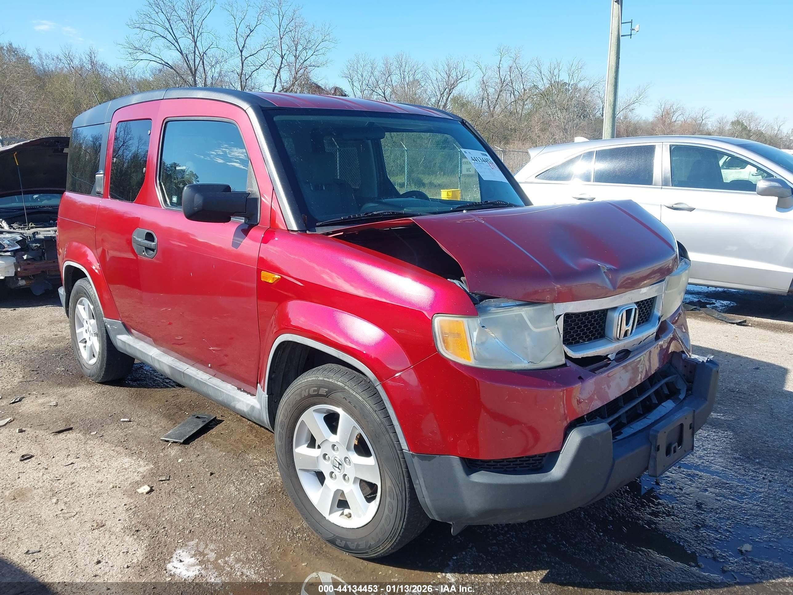 2011 Honda Element EX, VIN 5J6YH1H73BL001027 — Front end