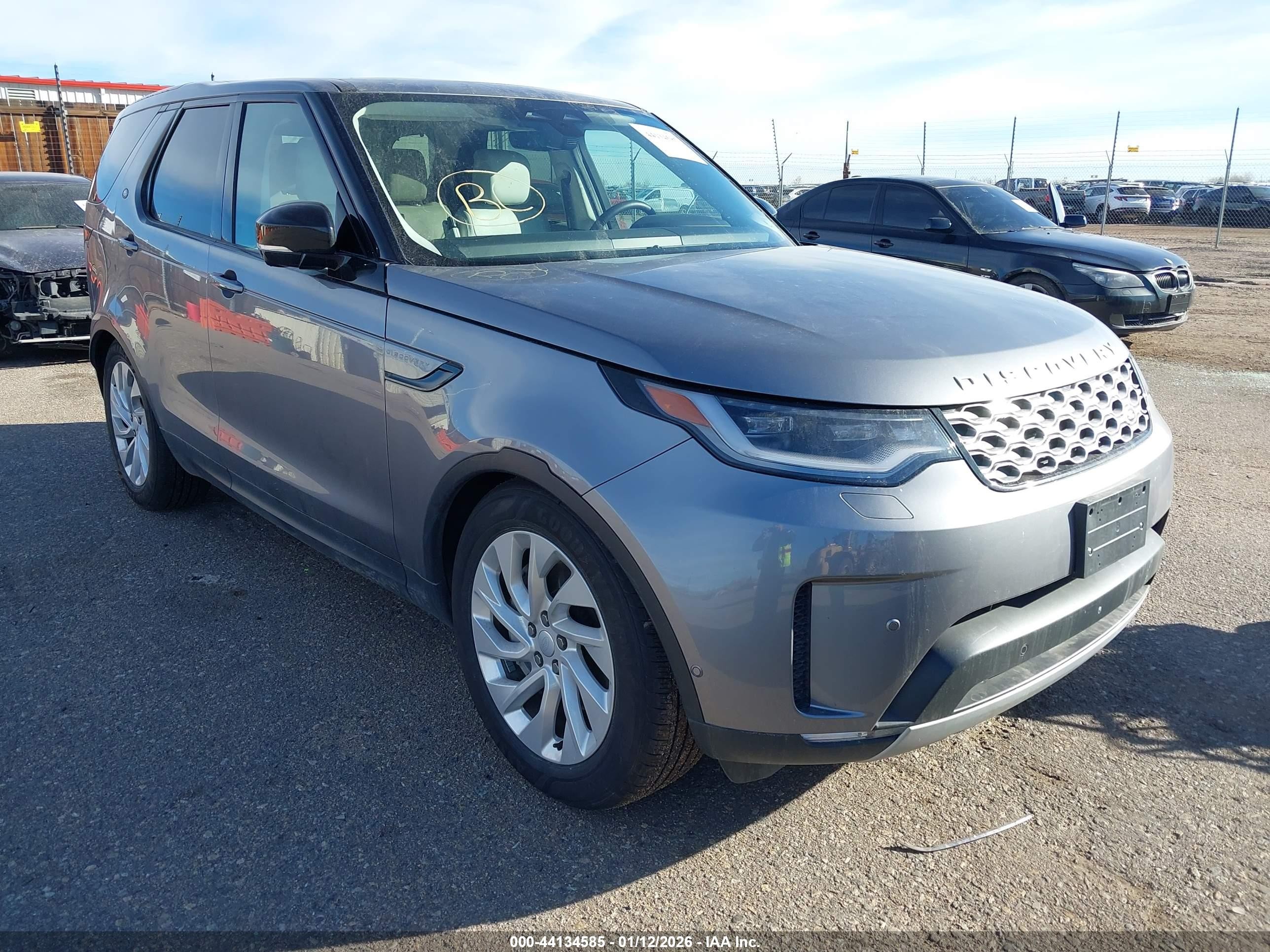2025 Land Rover Discovery S, VIN SALRJ2FX8S2504042 — Front end