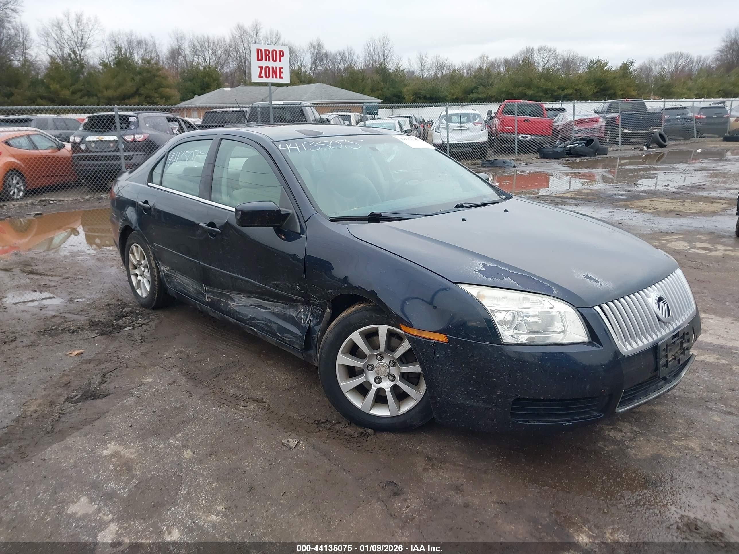 2009 Mercury Milan, VIN 3MEHM07Z59R630796 — Бок