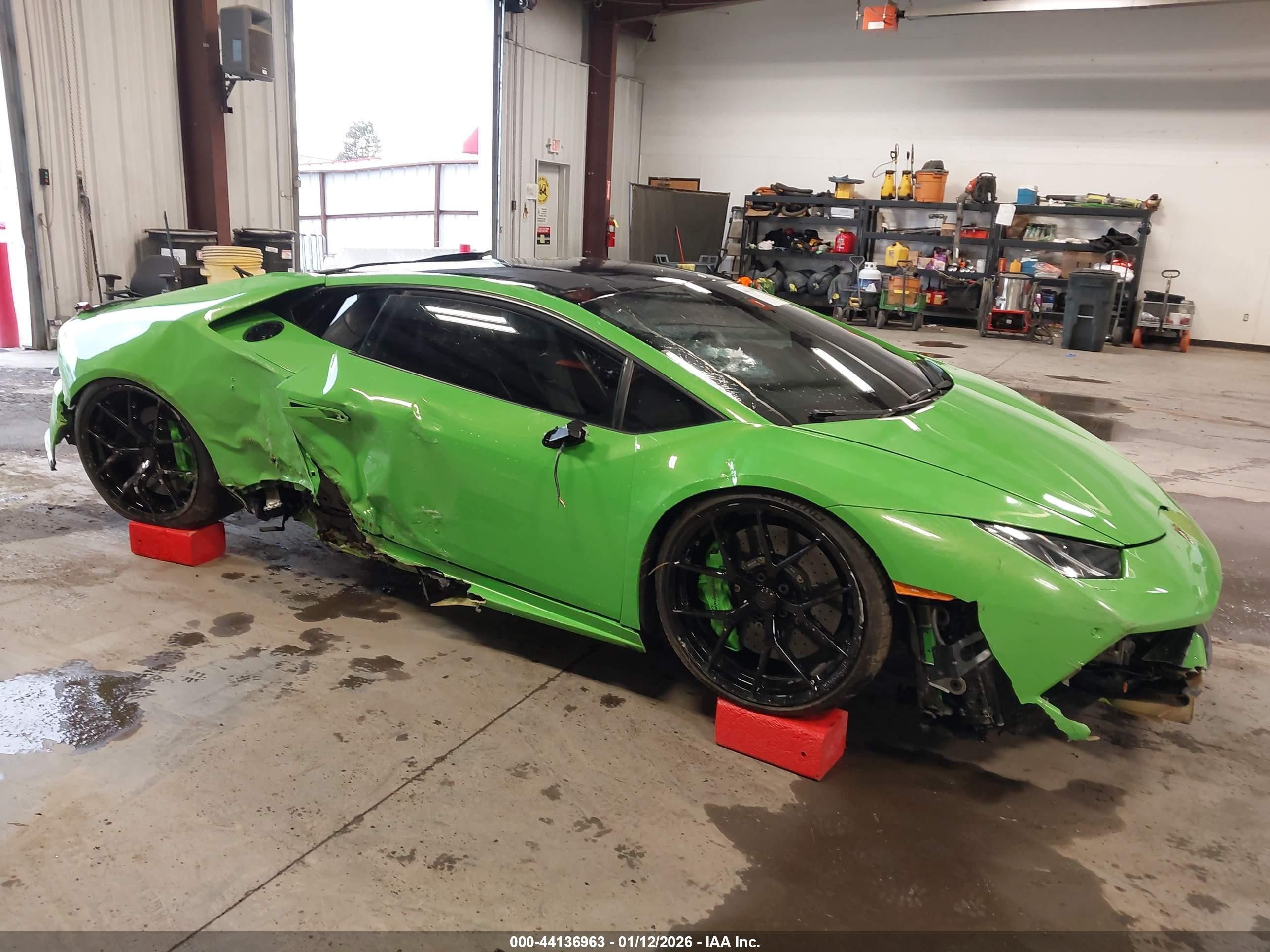 2015 Lamborghini Huracan, VIN ZHWUC1ZF9FLA02143 — Side