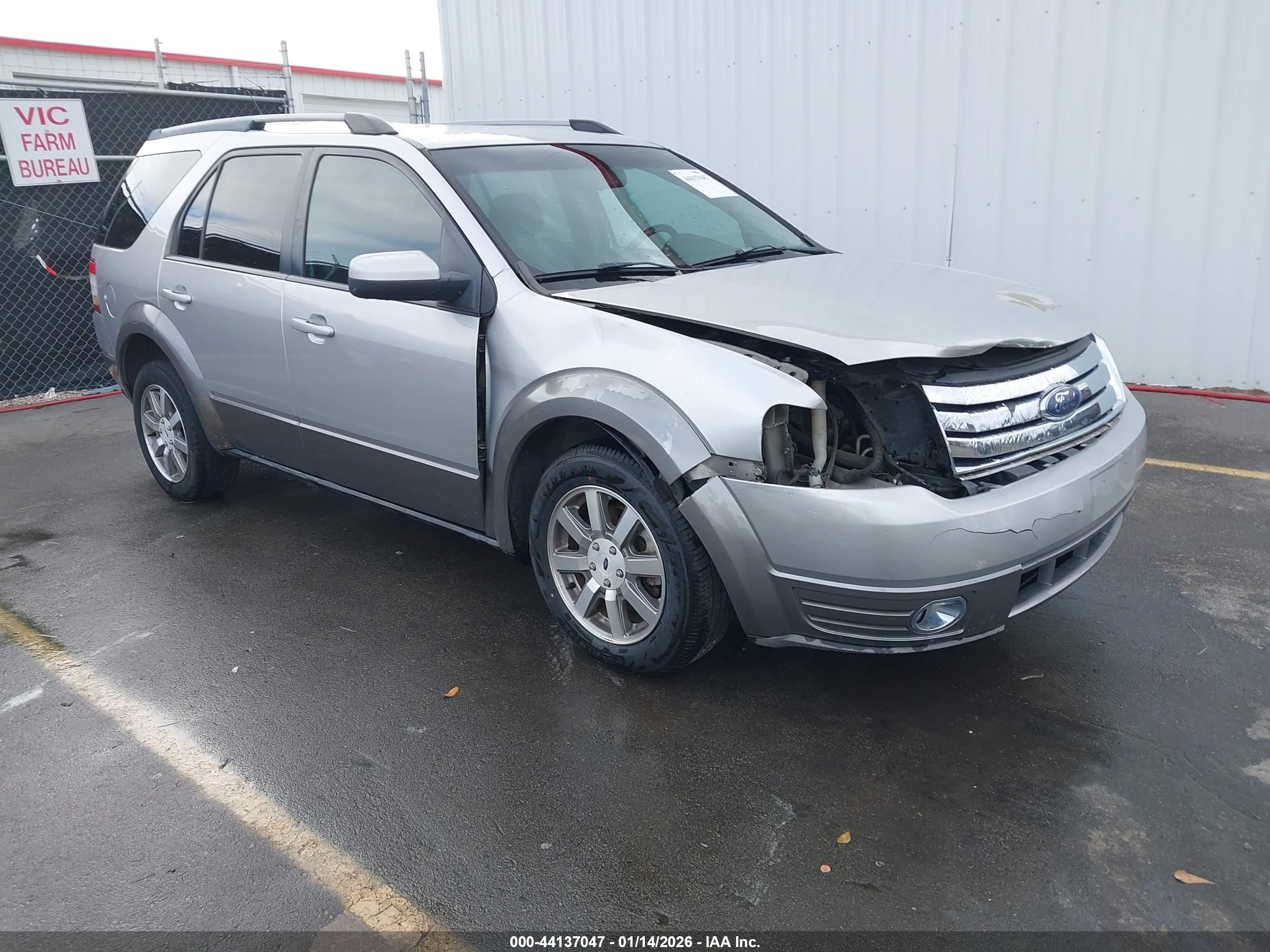 2009 Ford Taurus X SEL, VIN 1FMDK02W29GA04631 — Front end