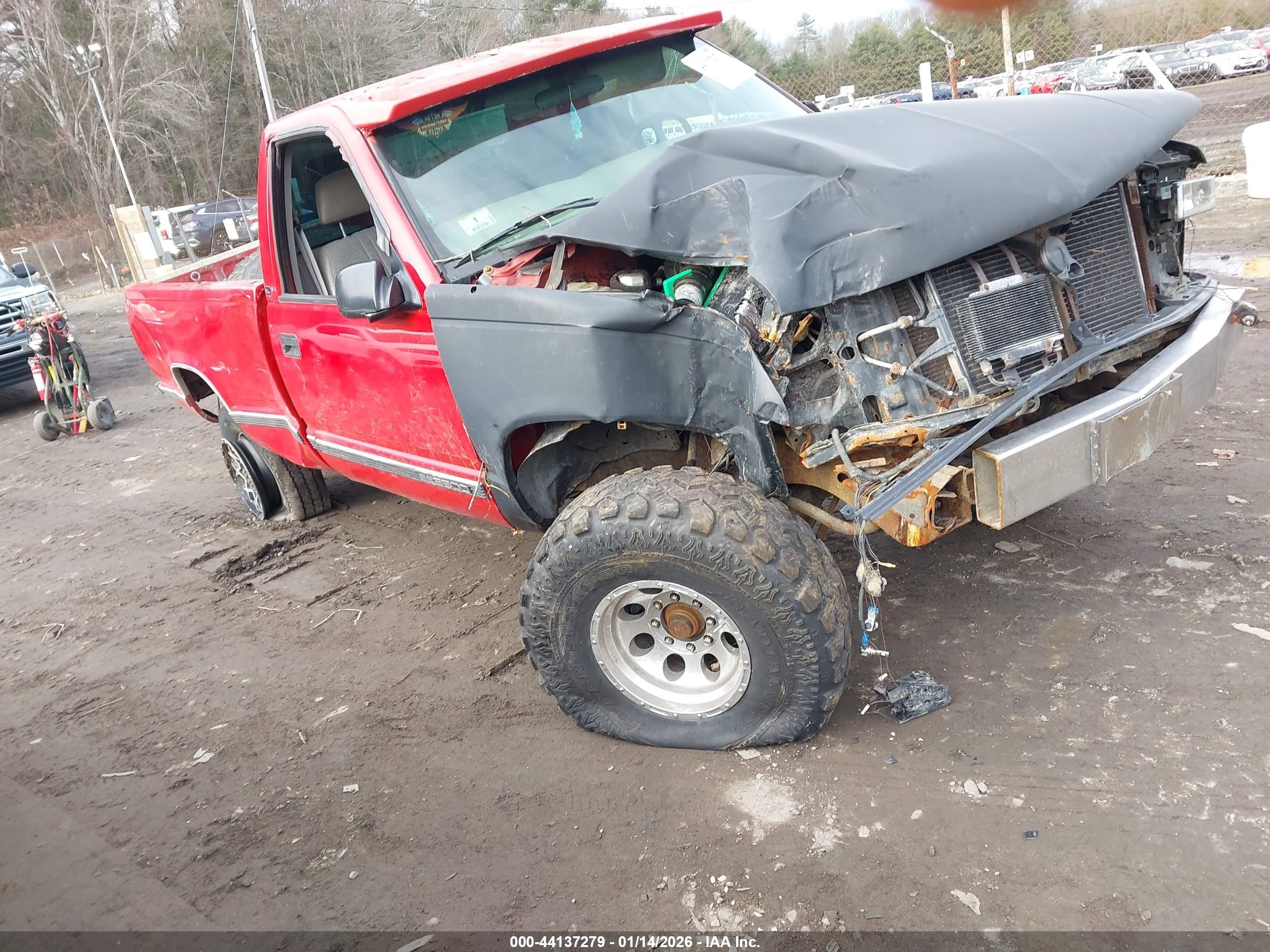 2000 GMC Sierra 3500, VIN 1GTGC34R6YR182651 — Front end