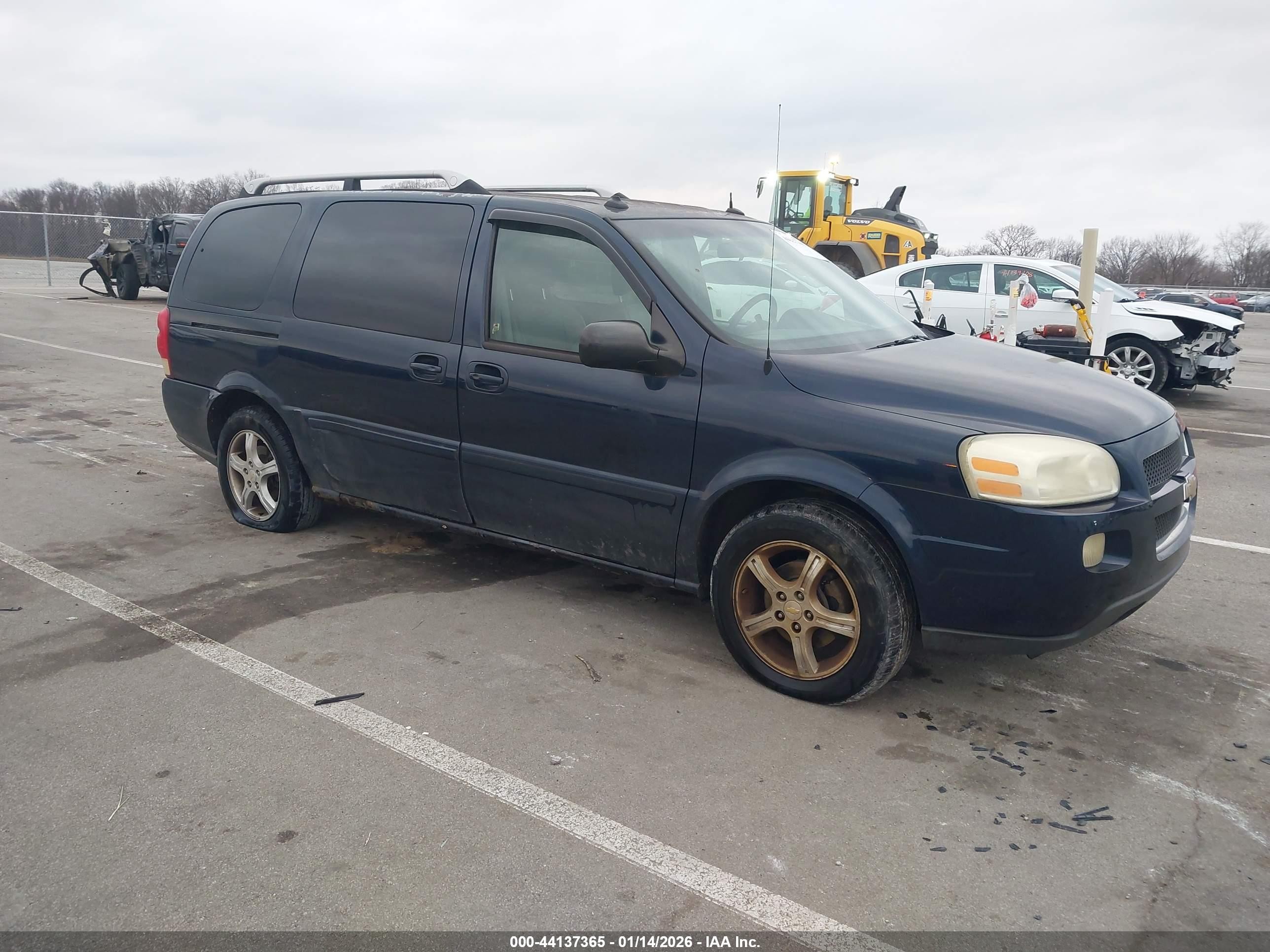 2005 Chevrolet Uplander LT, VIN 1GNDV33L15D181921 — Side