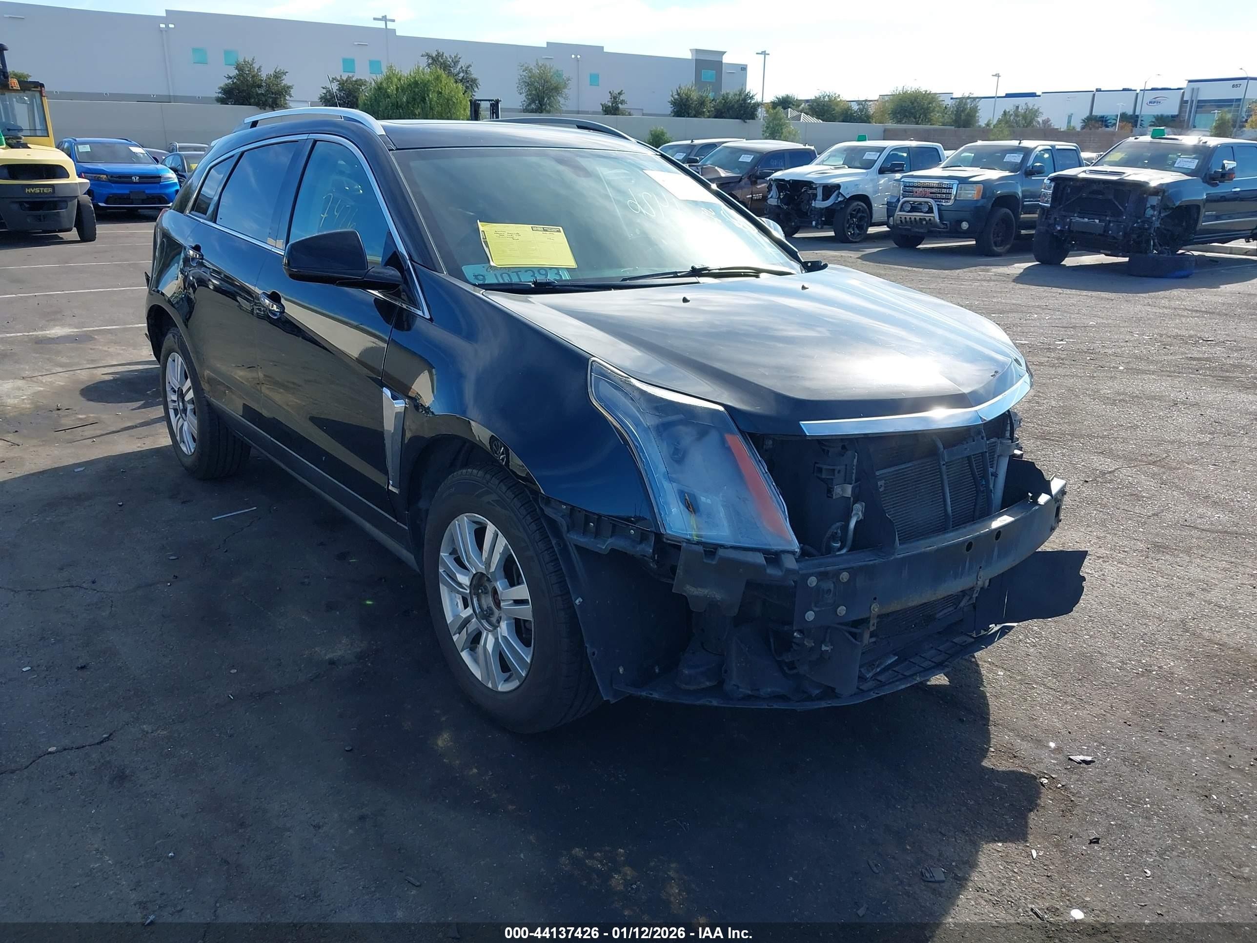 2016 Cadillac SRX Luxury Collection, VIN 3GYFNBE34GS507121 — Front end