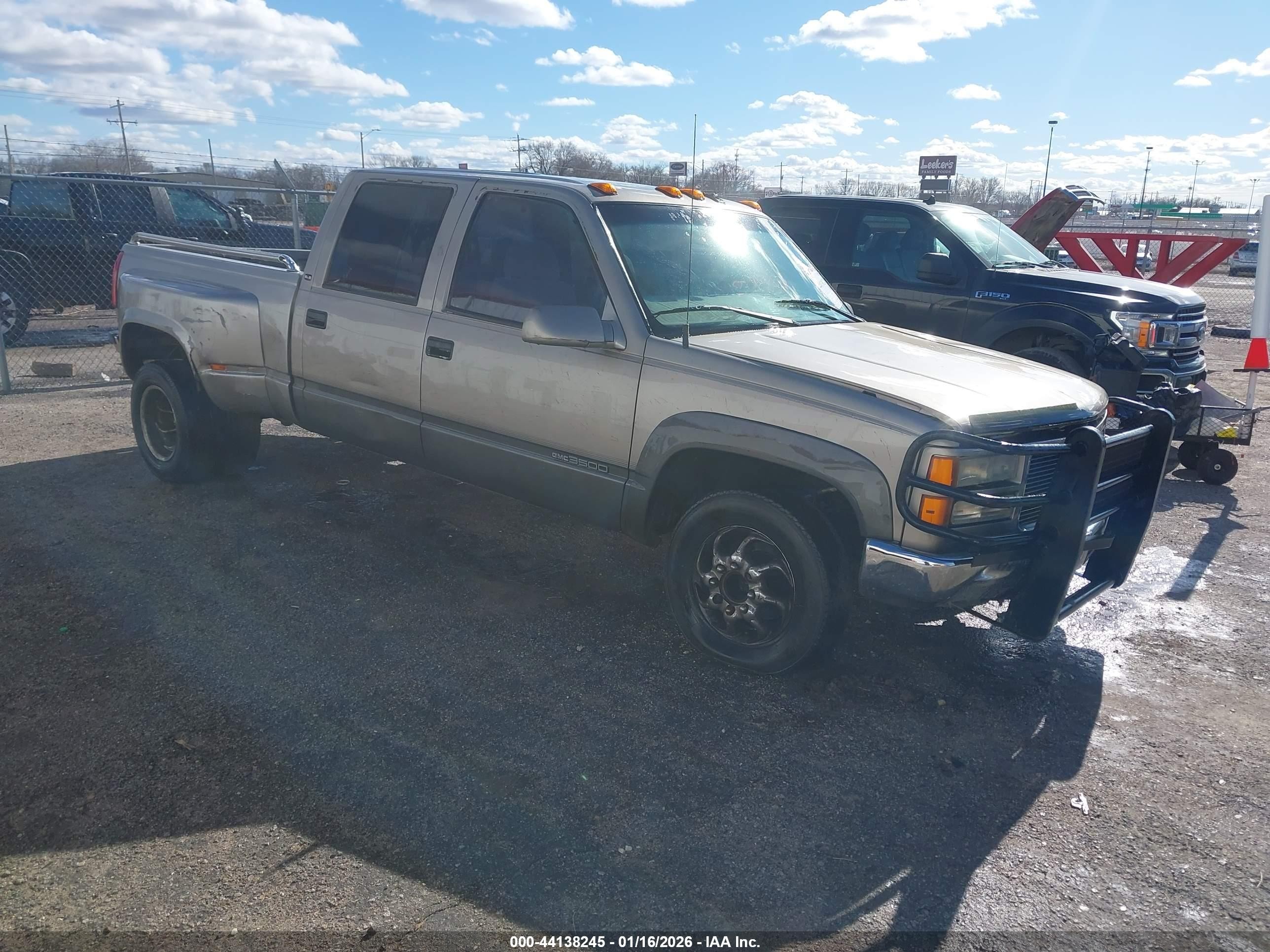 1999 GMC Sierra 3500, VIN 1GTHC33J1XF011273 — All over