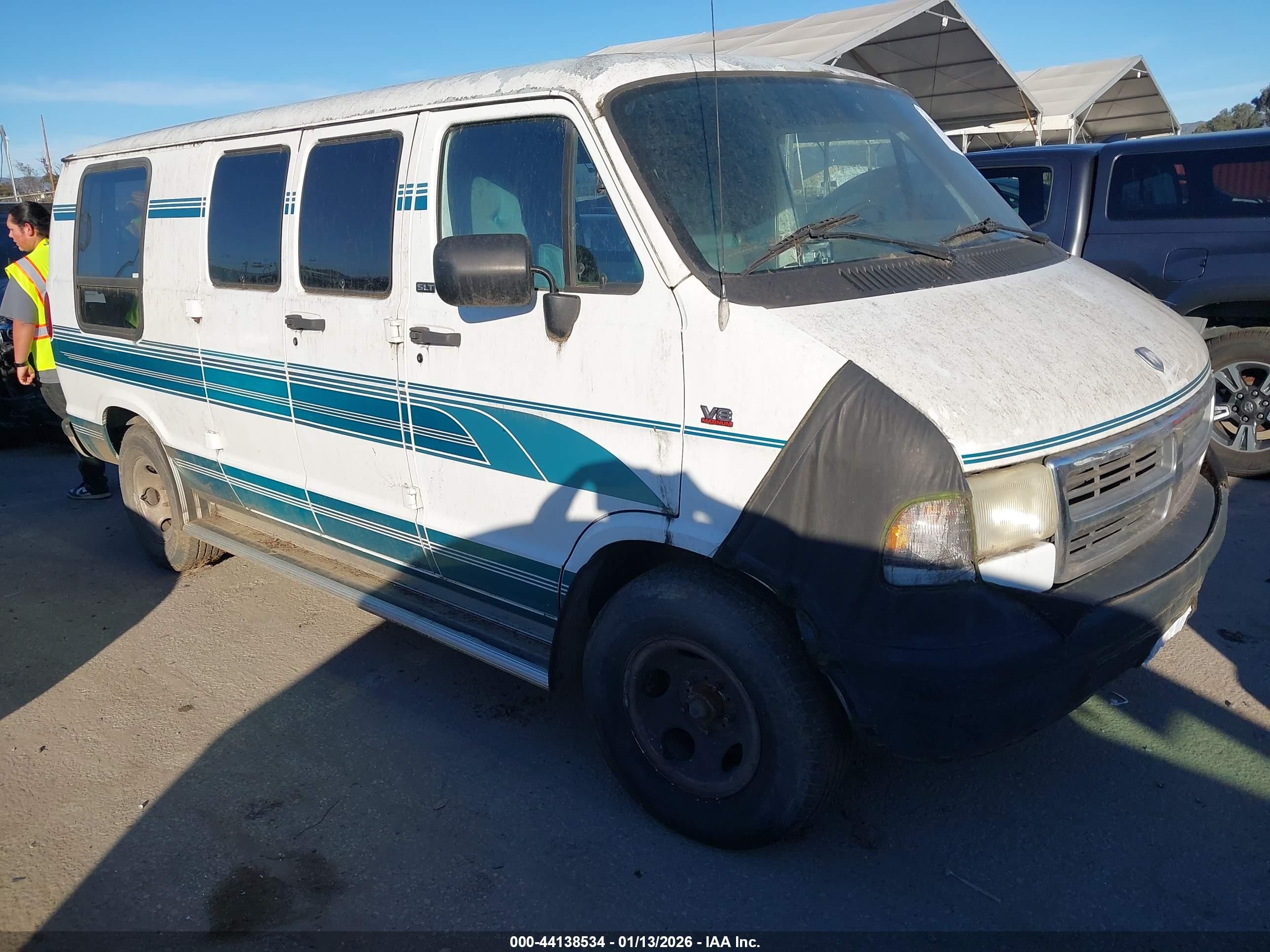 1995 Dodge Cargo, VIN 2B6HB21Y5SK515546 — Rear end