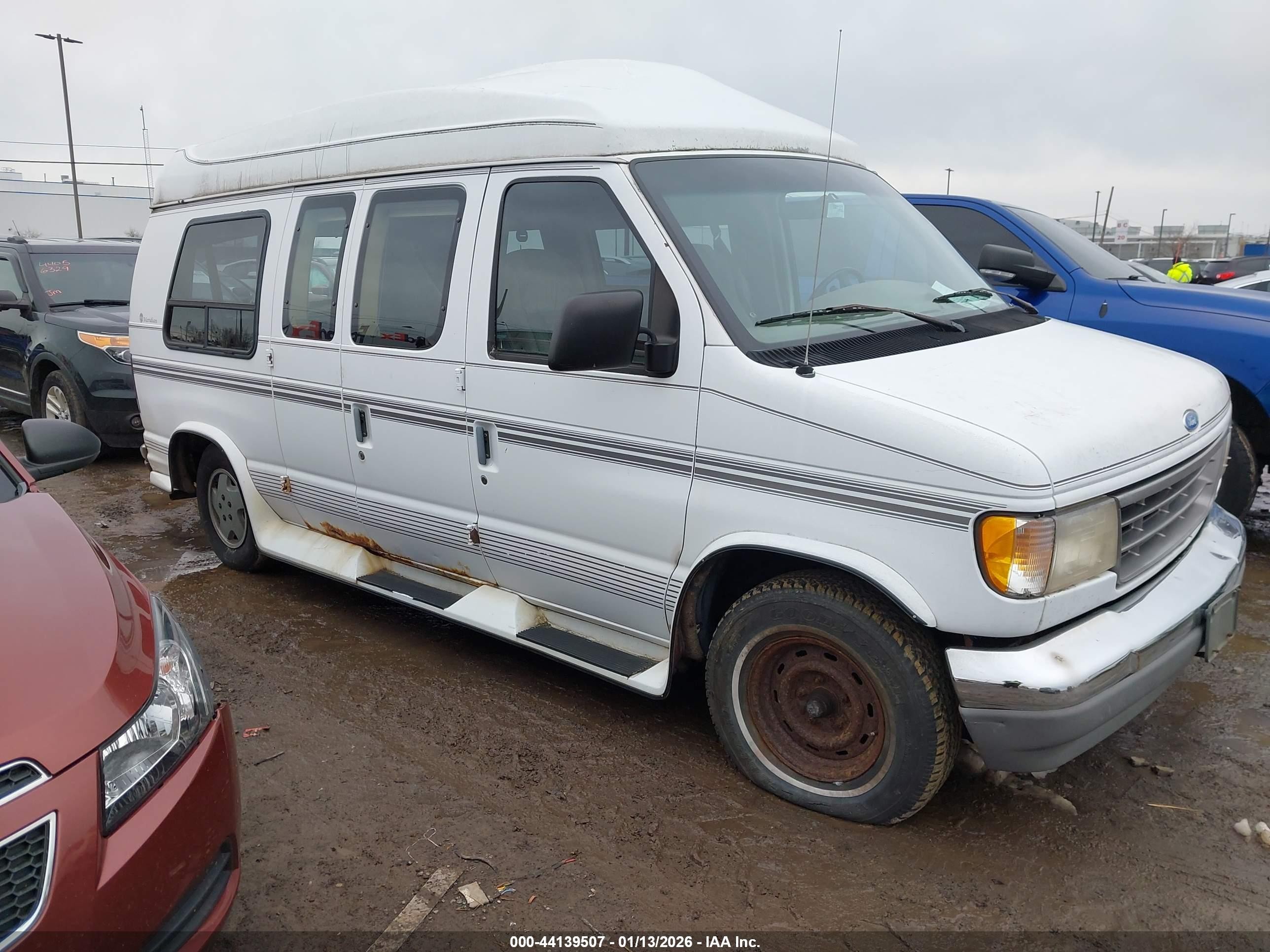 1996 Ford Econoline Cargo, VIN 1FDEE14H4THB41832 — Rear end
