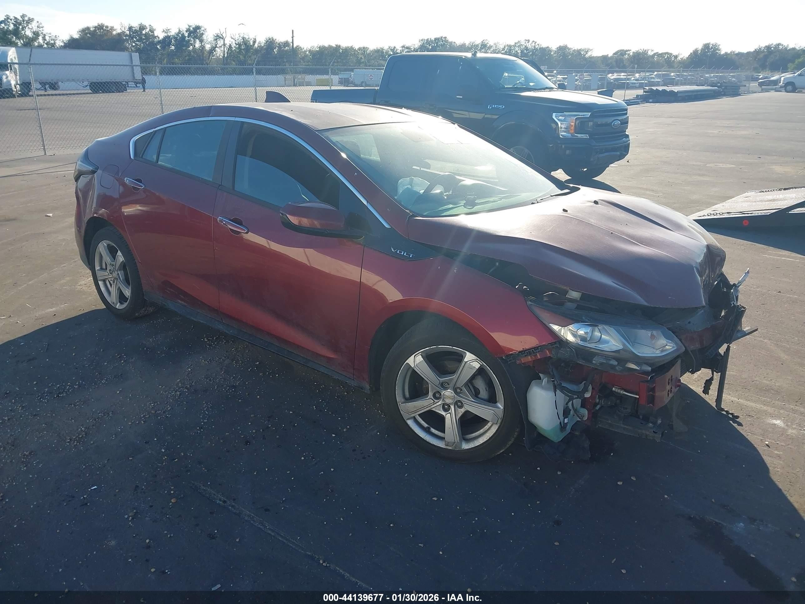 2017 Chevrolet Volt LT, VIN 1G1RA6S50HU113430 — Front end