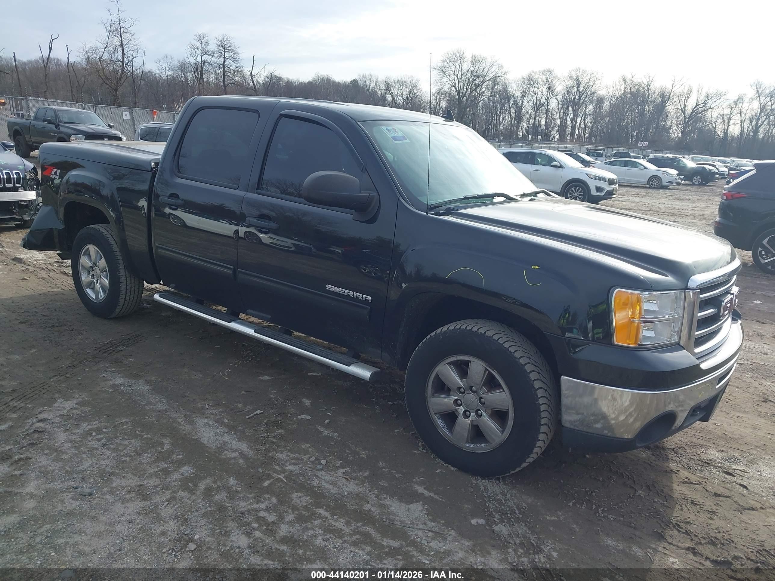 2013 GMC Sierra 1500 SLE, VIN 3GTP2VE78DG243813 — Rear end
