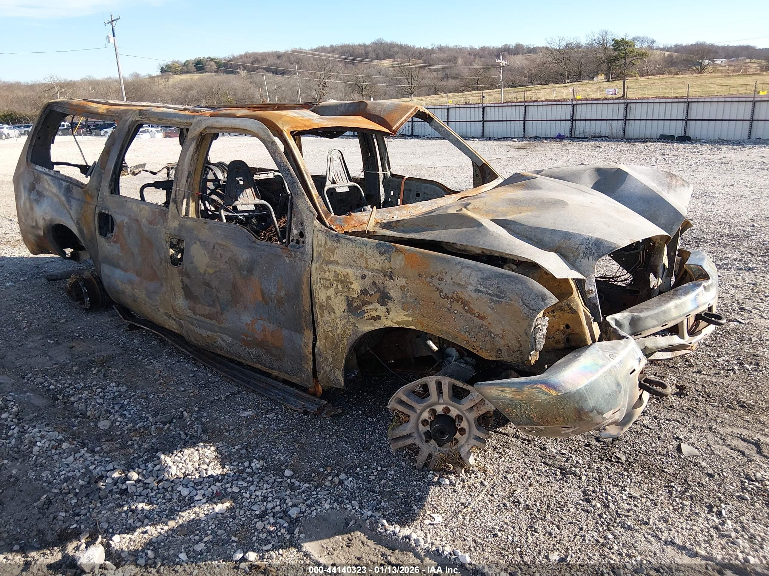 2000 Ford Excursion Limited, VIN 1FMNU43S4YED54757 — Burn