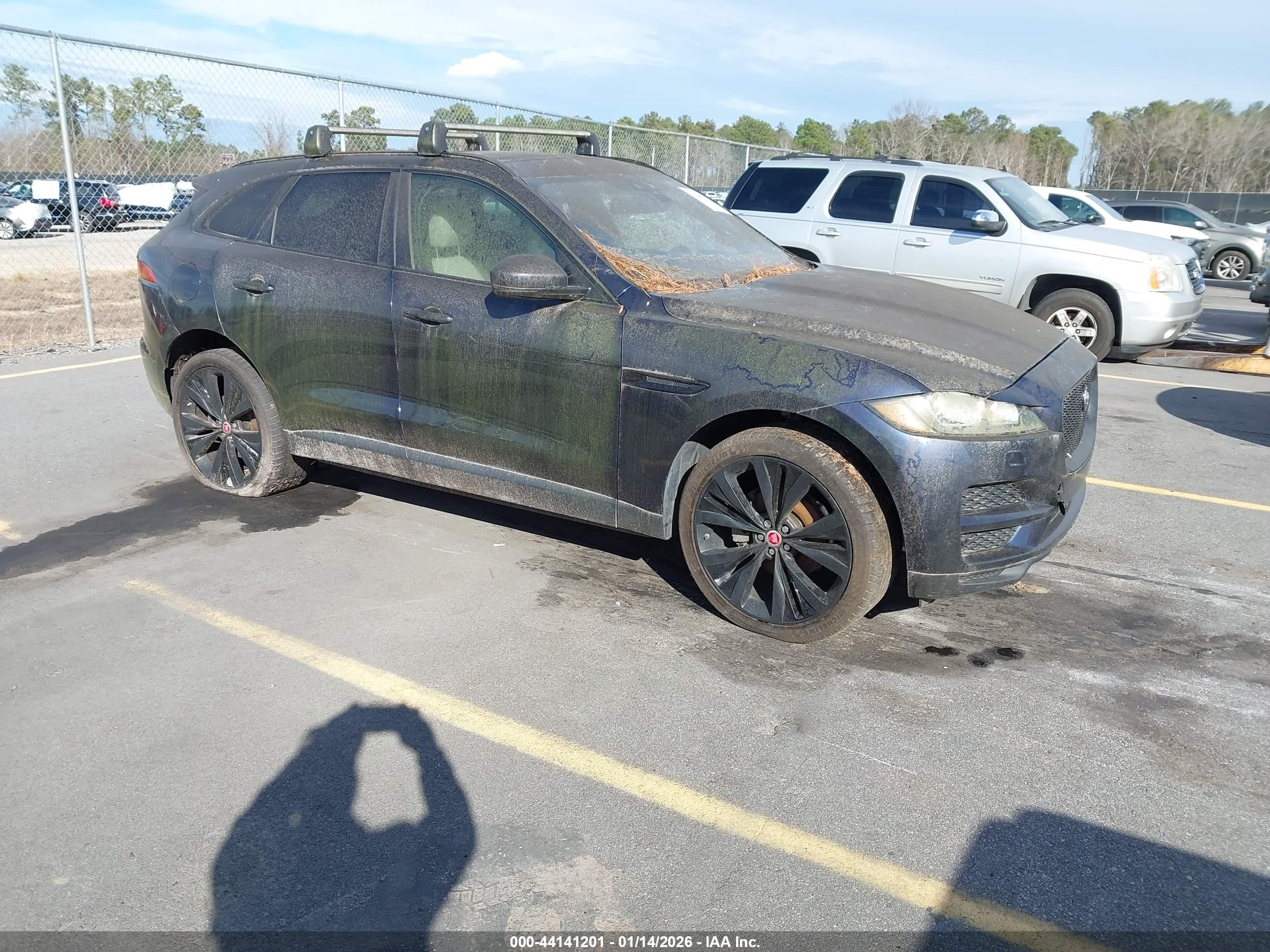 2018 Jaguar F-Pace 20d Premium, VIN SADCJ2FN2JA248663 — Разукомплектован