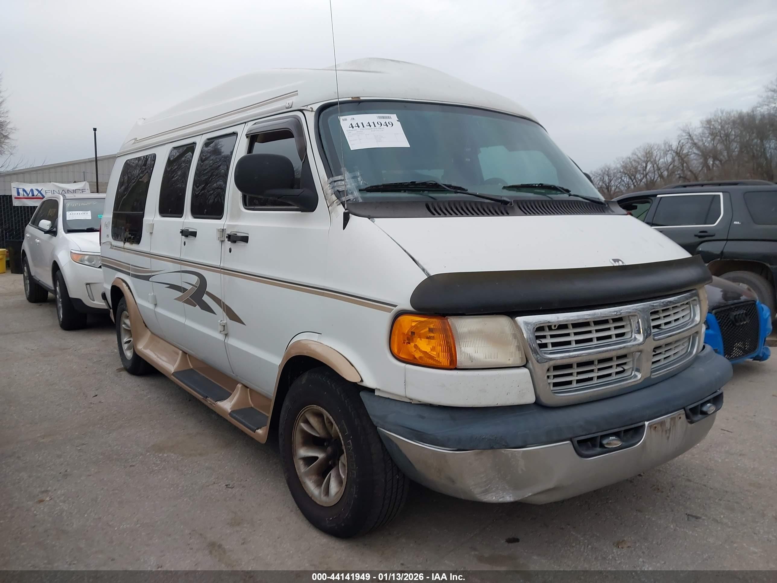 1999 Dodge Cargo, VIN 2B6HB11Y1XK583246 — Front end