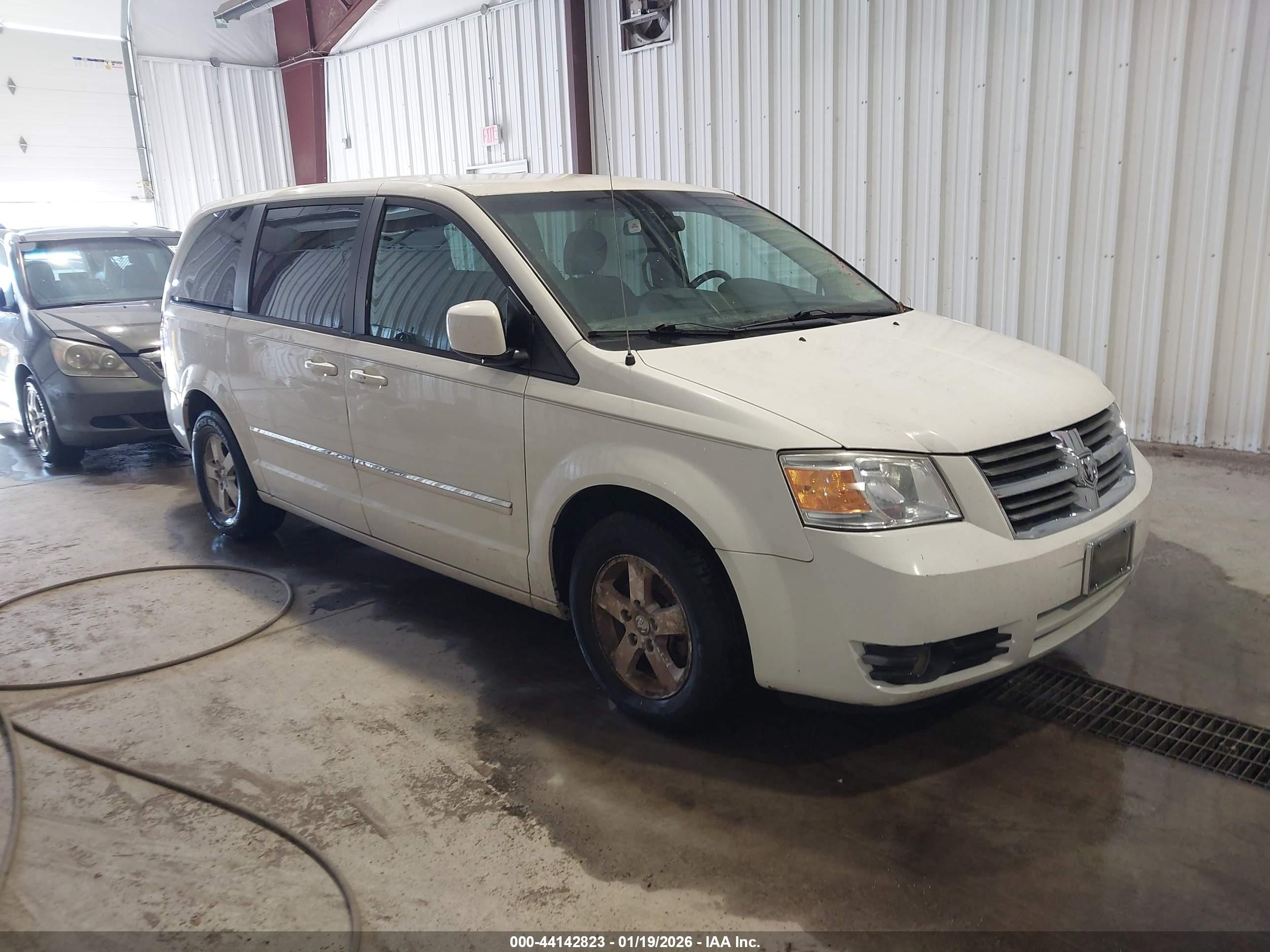 2008 Dodge Grand Caravan SXT, VIN 1D8HN54PX8B164740 — Rear end