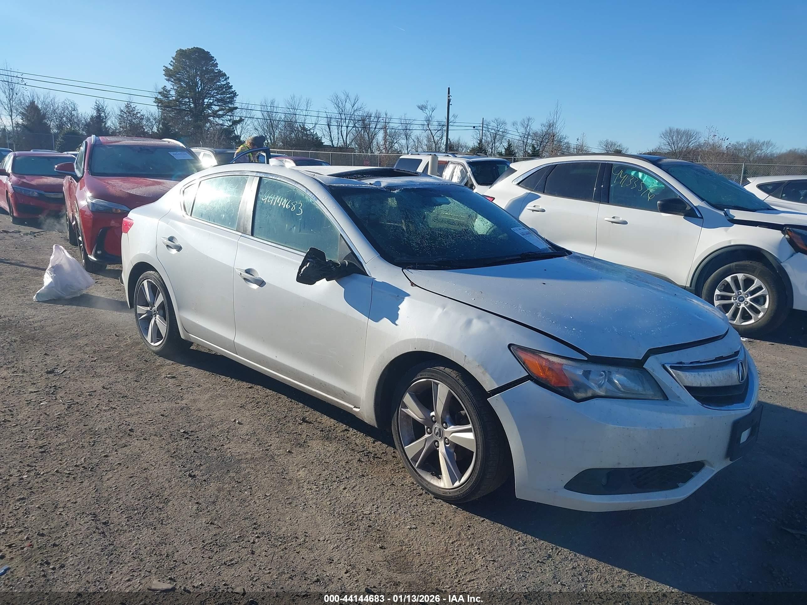 2014 Acura ILX Premium, VIN 19VDE1F52EE004375 — Стихия
