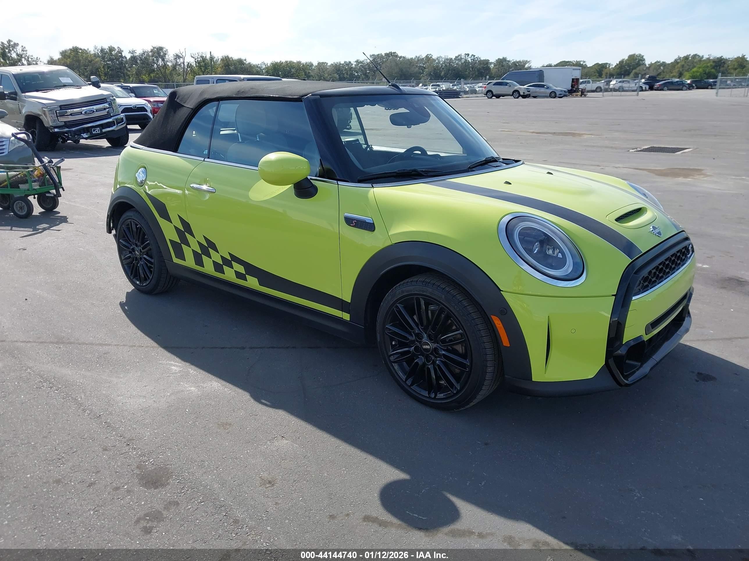 2023 MINI Convertible Cooper S, VIN WMW43DL08P3P95204 — Rear end
