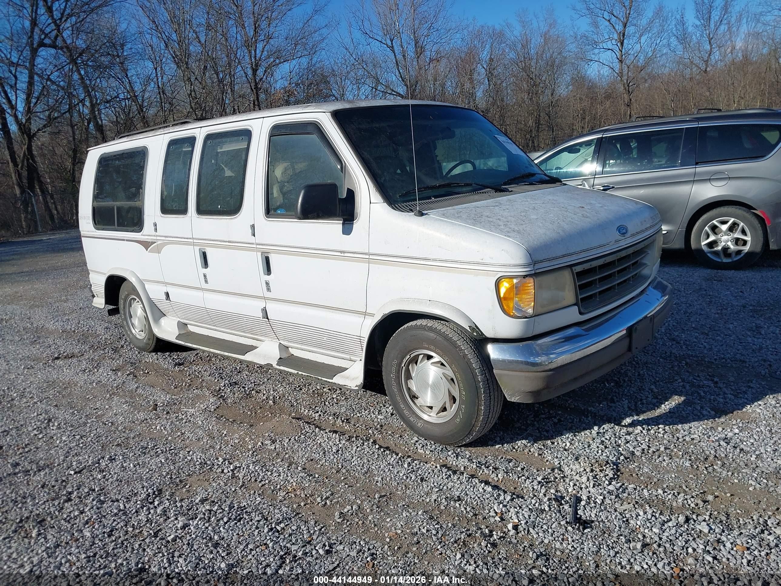 1996 Ford Econoline Cargo, VIN 1FDEE14H2THB33924 — Normal wear