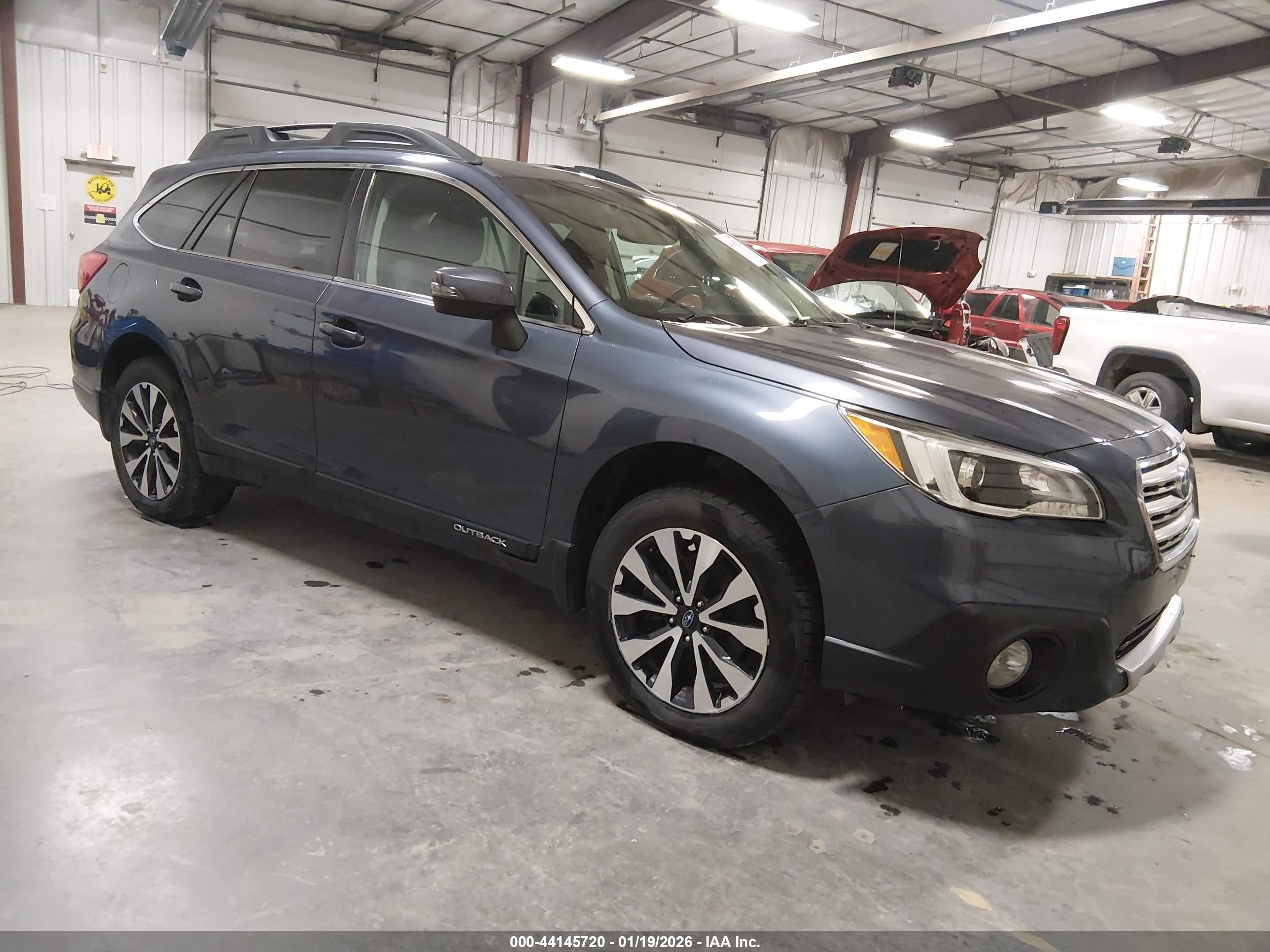 2016 Subaru Outback Limited, VIN 4S4BSBNC4G3278972 — Side