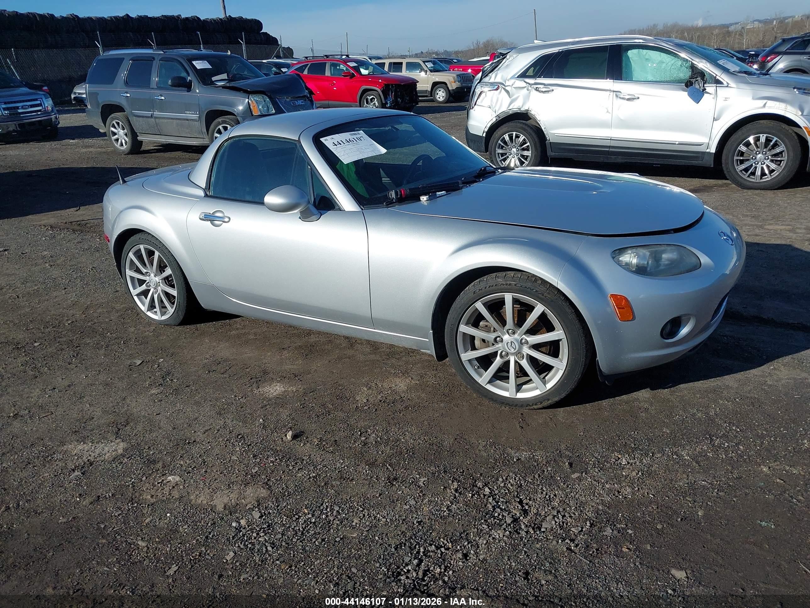 2008 Mazda MX-5 Miata Grand Touring, VIN JM1NC26FX80147250 — Front end