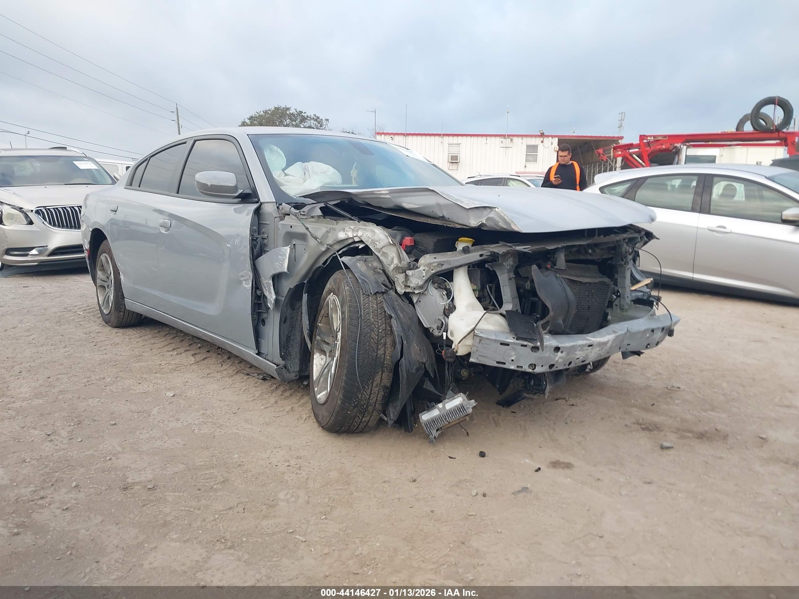 2021 Dodge Charger SXT, VIN 2C3CDXBG6MH638957 — Front end