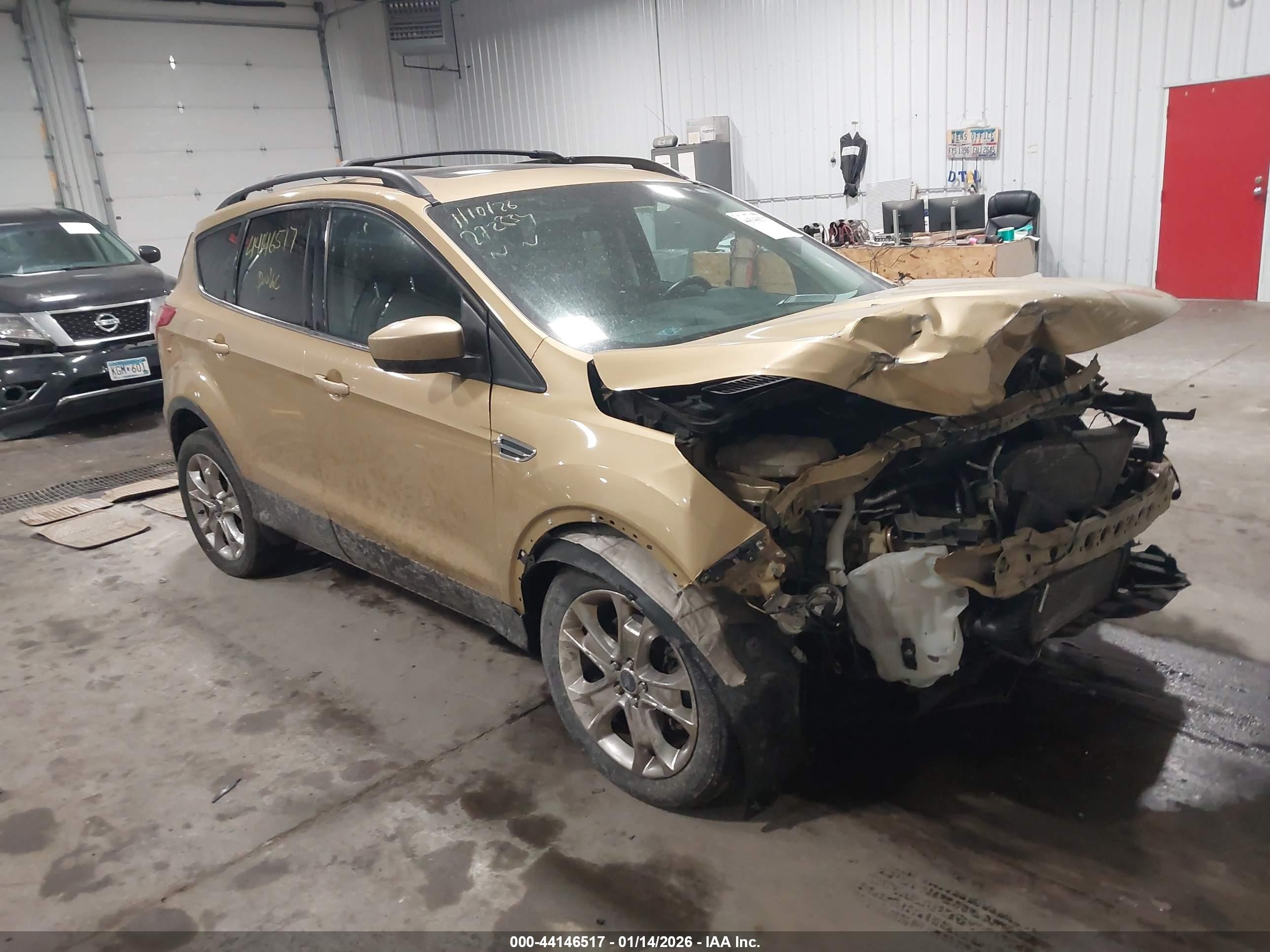 2015 Ford Escape SE, VIN 1FMCU0G91FUC43206 — Front end
