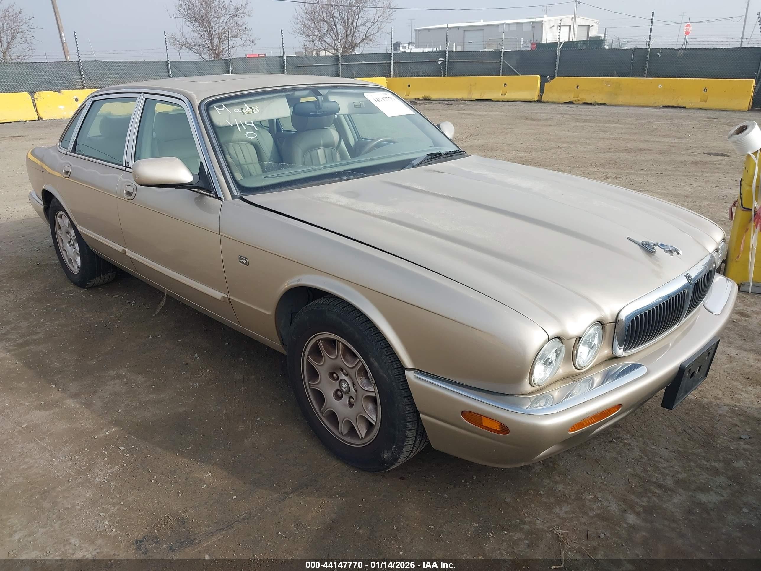 1999 Jaguar XJ, VIN SAJHD1041XC875582 — Auction photo