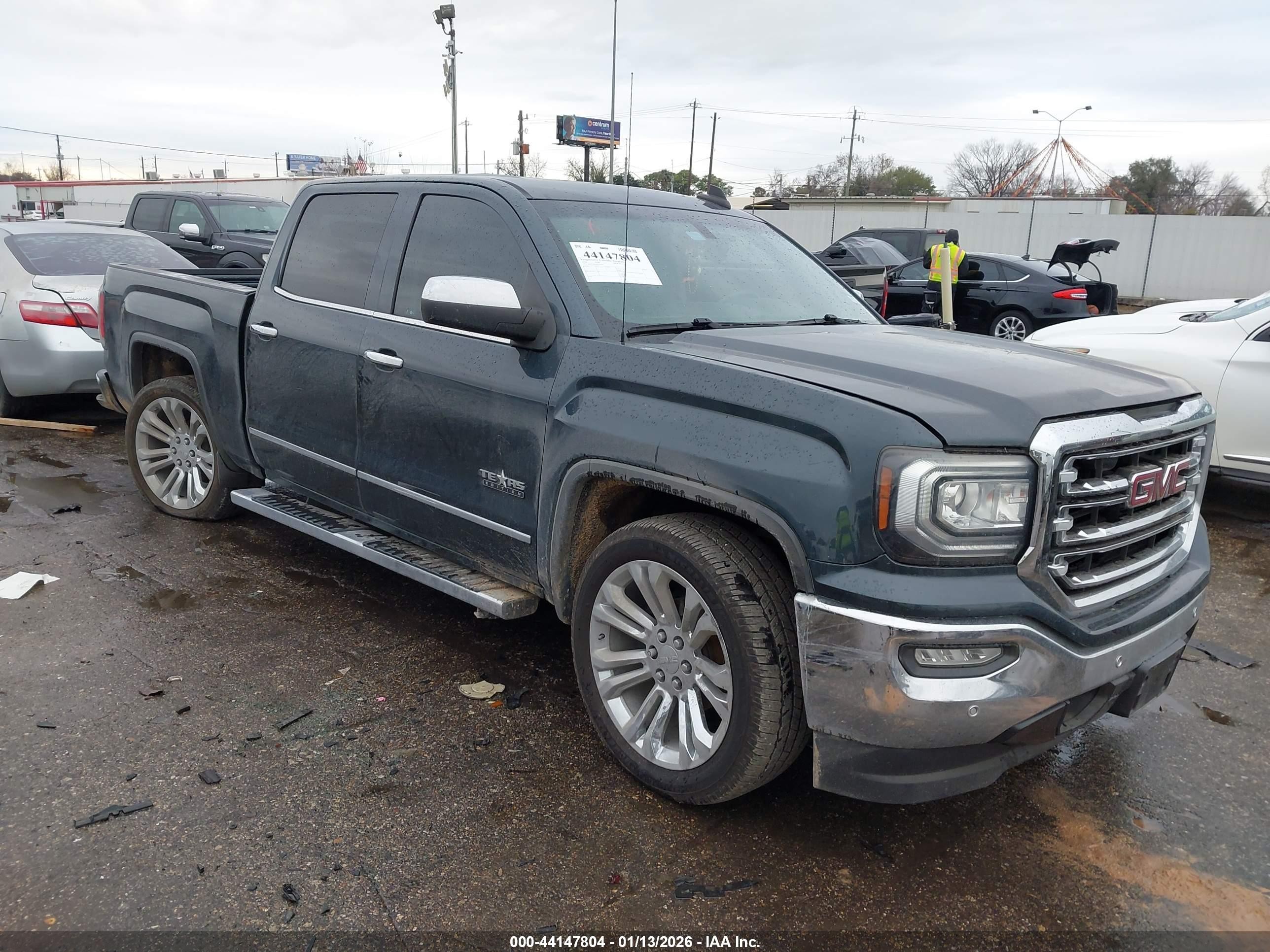 2018 GMC Sierra 1500 SLT, VIN 3GTP1NEC6JG330301 — Rear end