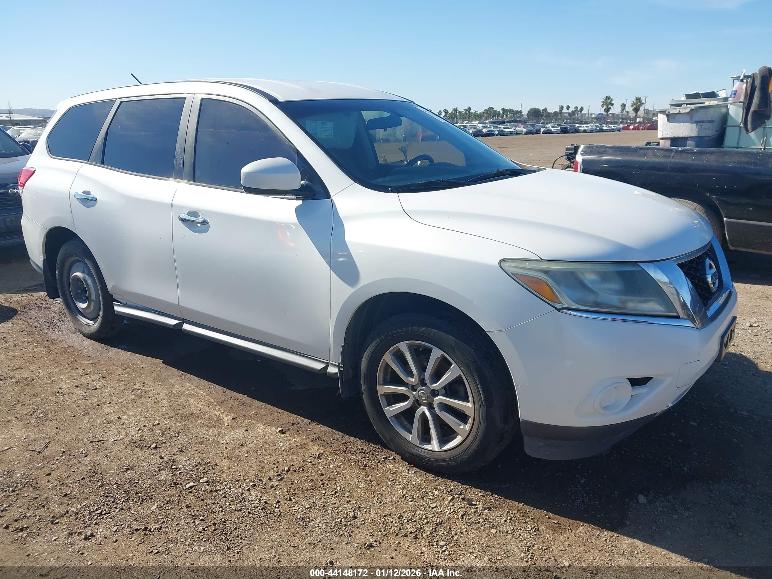 2013 Nissan Pathfinder SV, VIN 5N1AR2MN0DC674371 — Бок