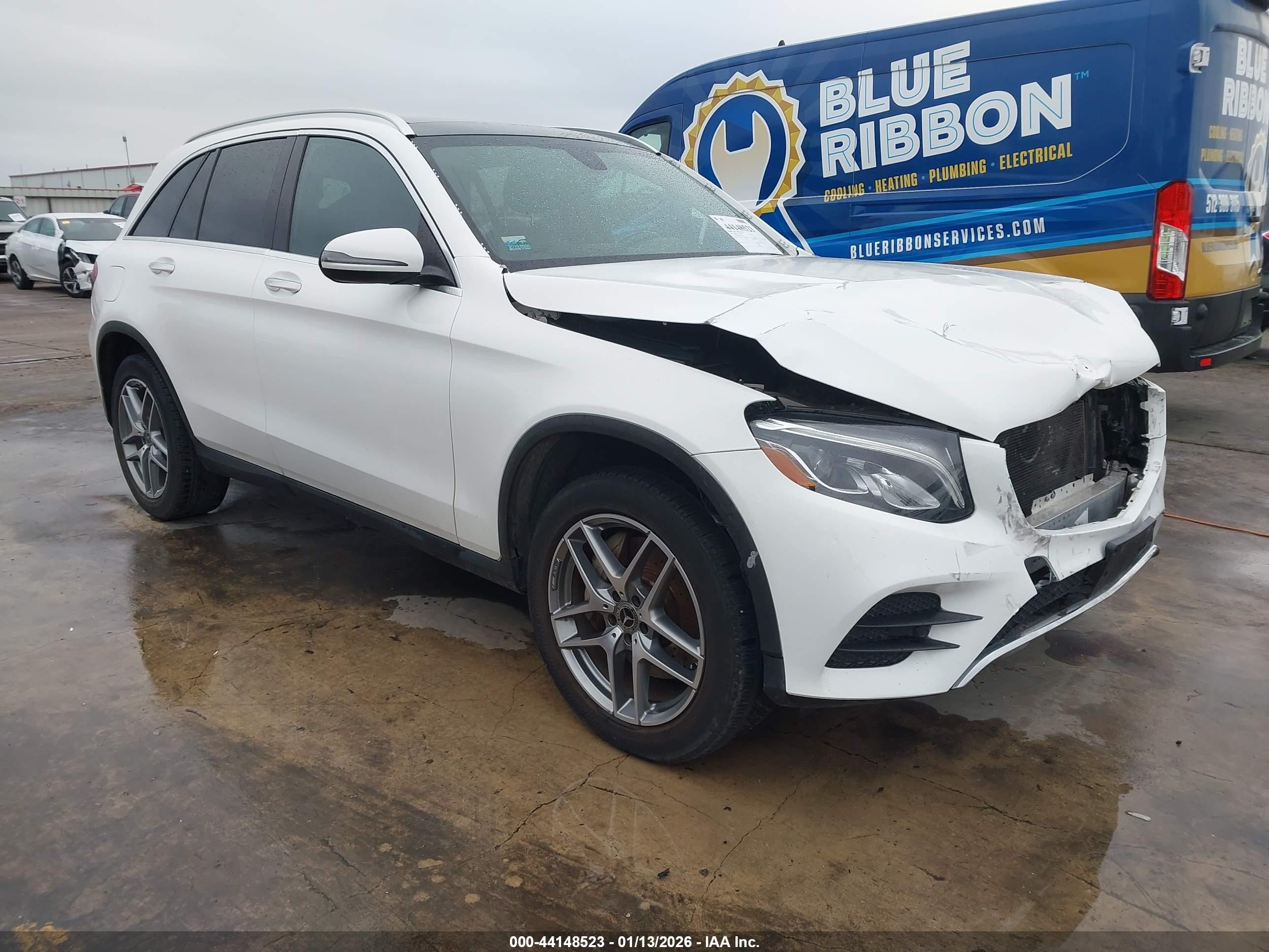 2018 Mercedes-Benz GLC 300, VIN WDC0G4JB0JV114310 — Front end