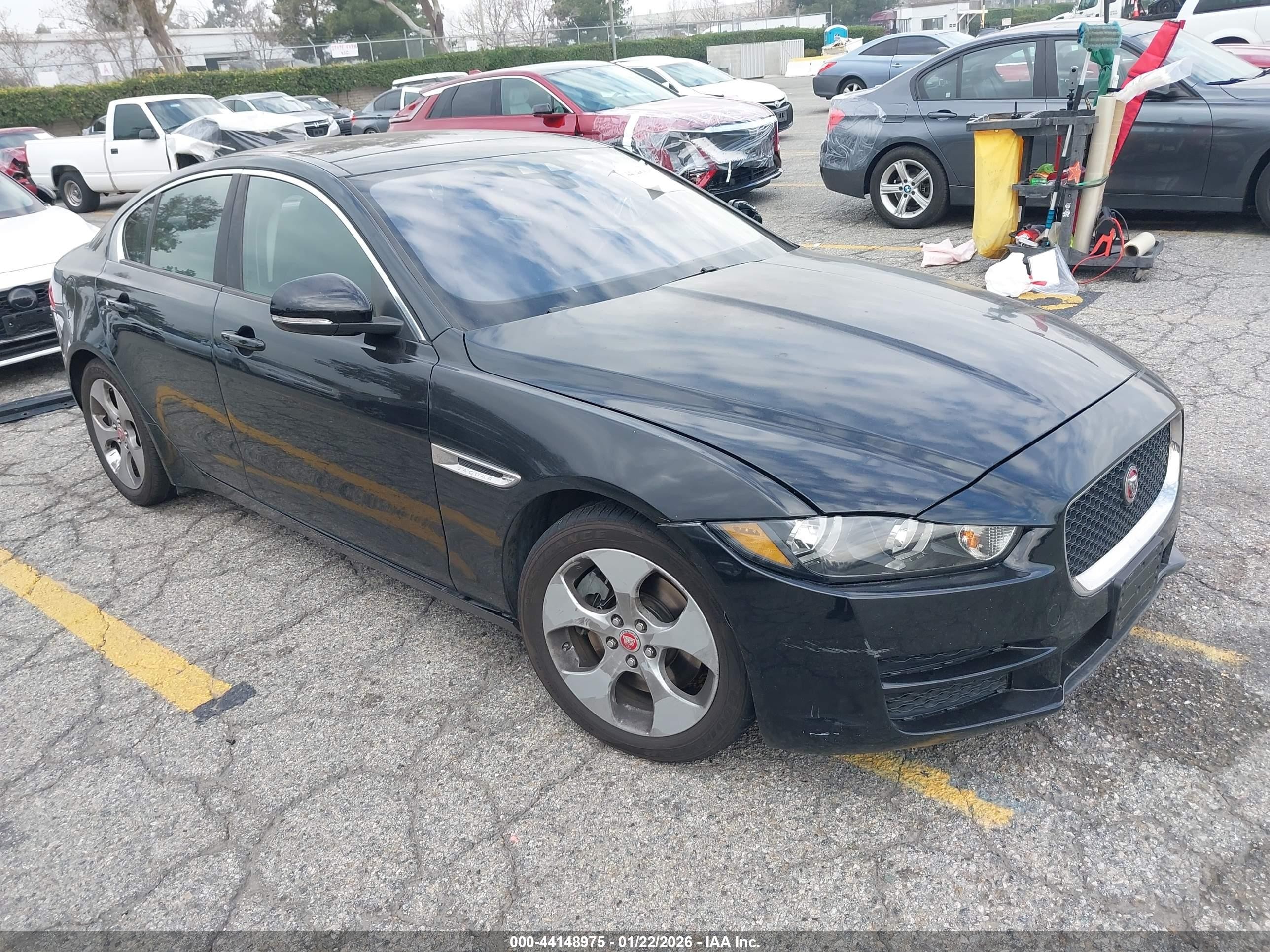 2018 Jaguar XE 25t, VIN SAJAR4FX6JCP35914 — Side