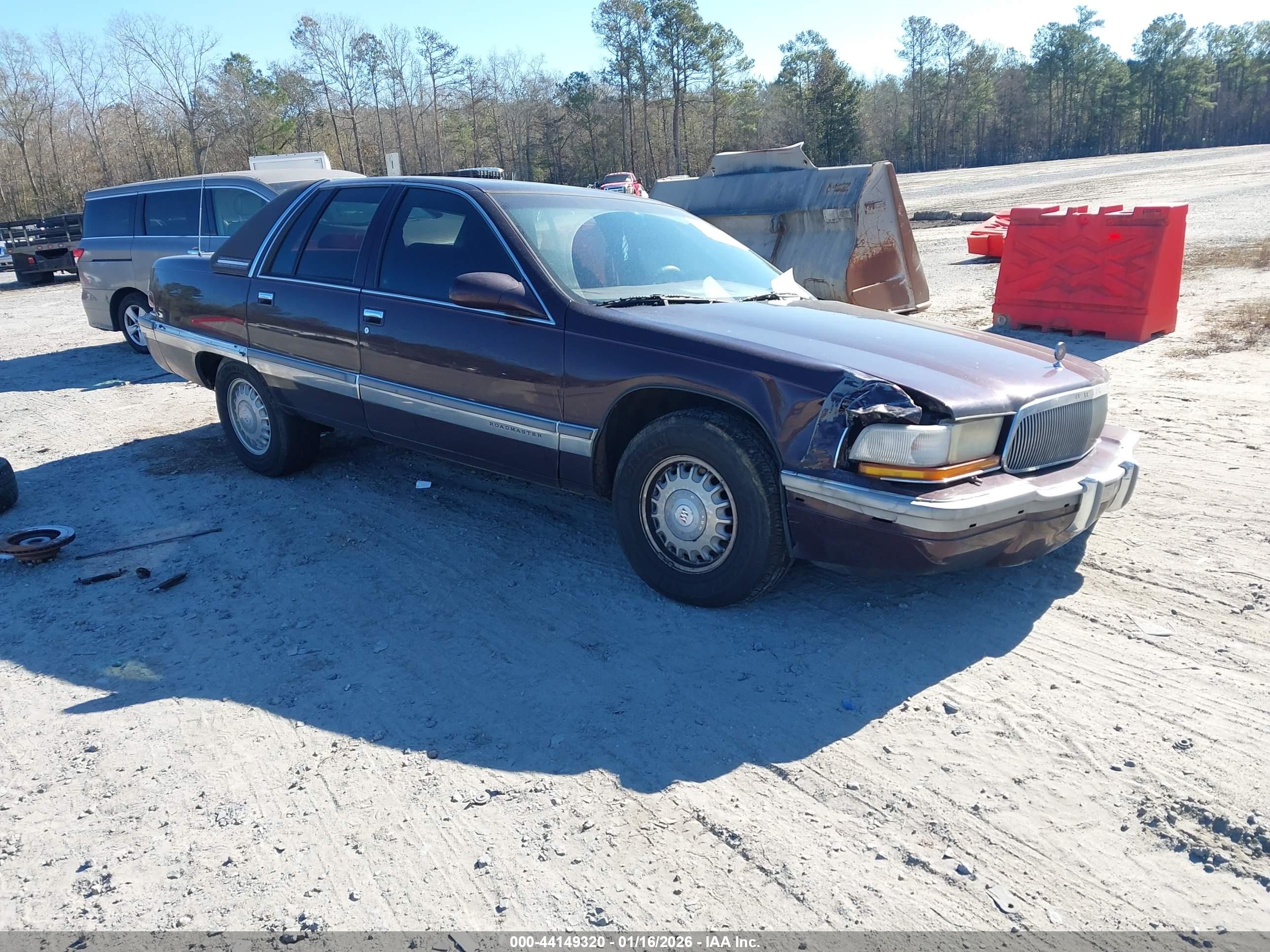 1996 Buick Roadmaster Collectors Edition, VIN 1G4BN52P3TR411468 — Перед