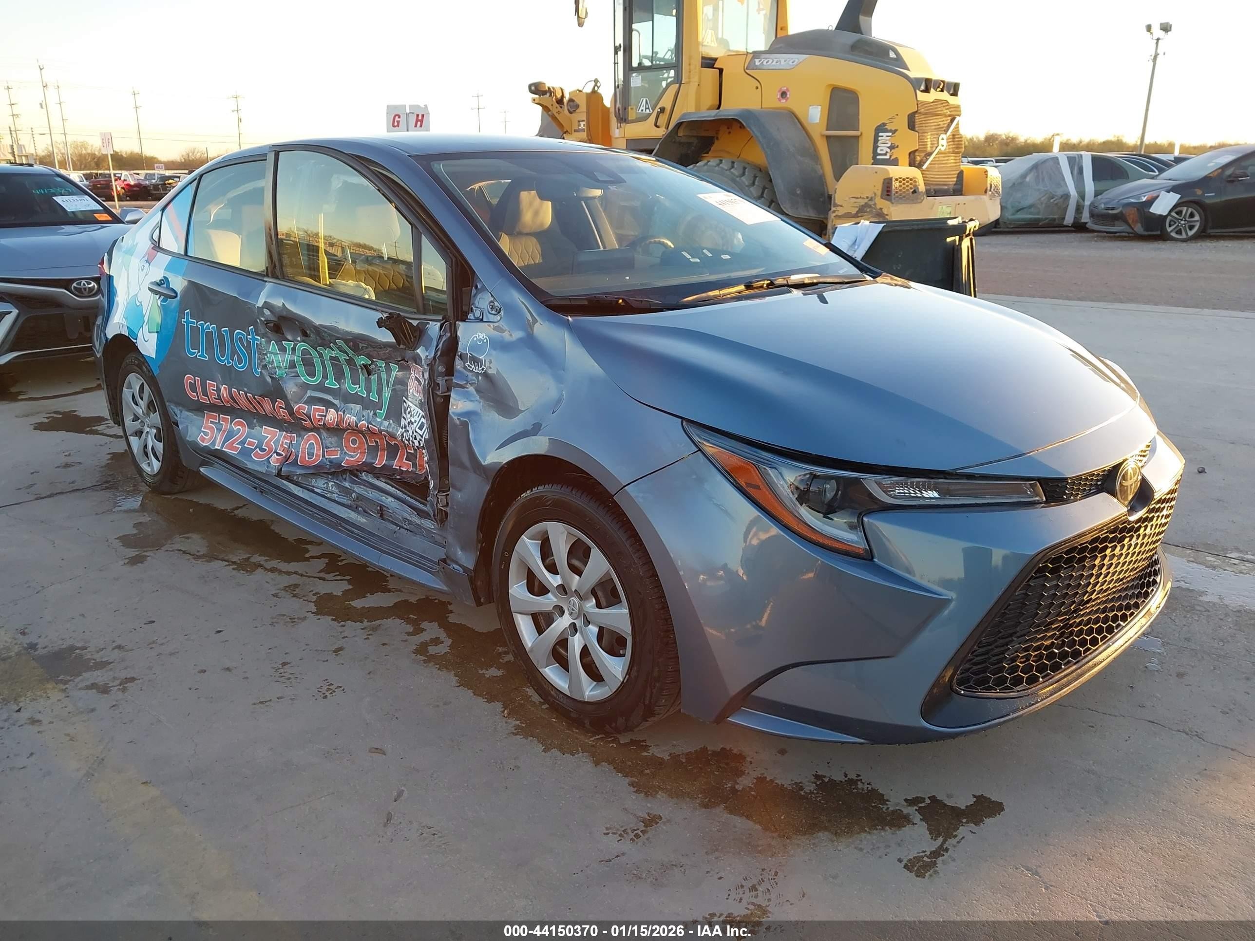 2022 Toyota Corolla LE, VIN JTDEPMAE9NJ222086 — Side