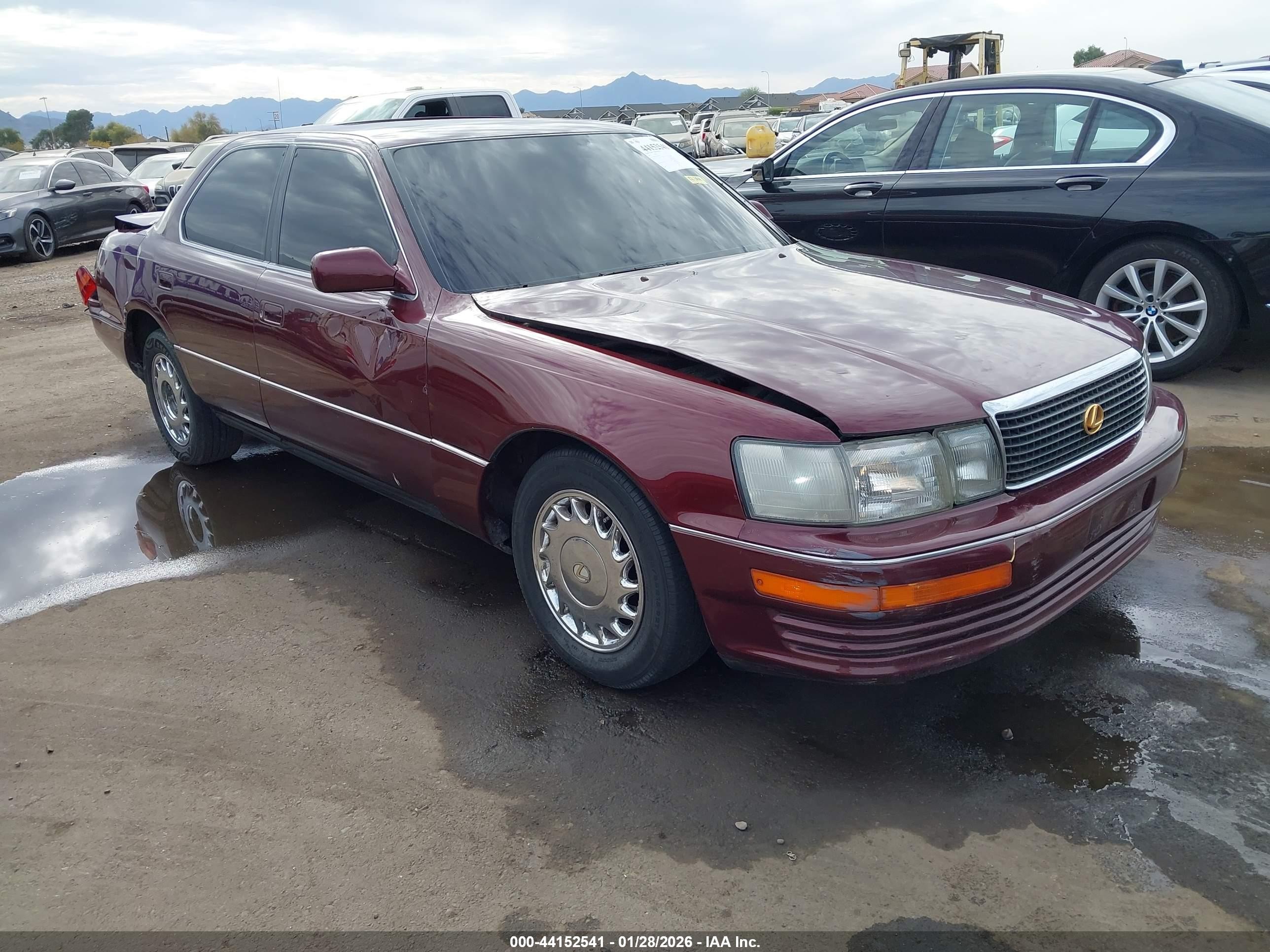 1991 Lexus LS 400, VIN JT8UF11E3M0064960 — Rear end